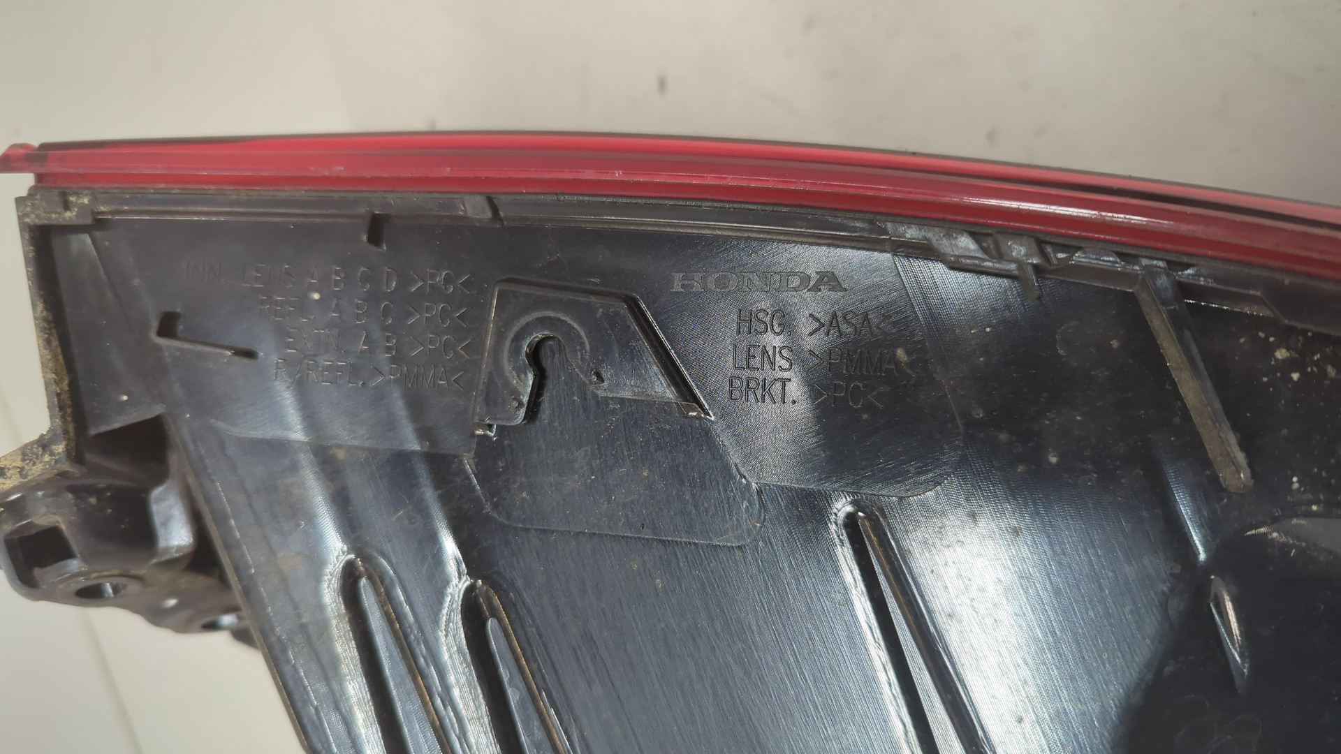 Фонарь задний правый