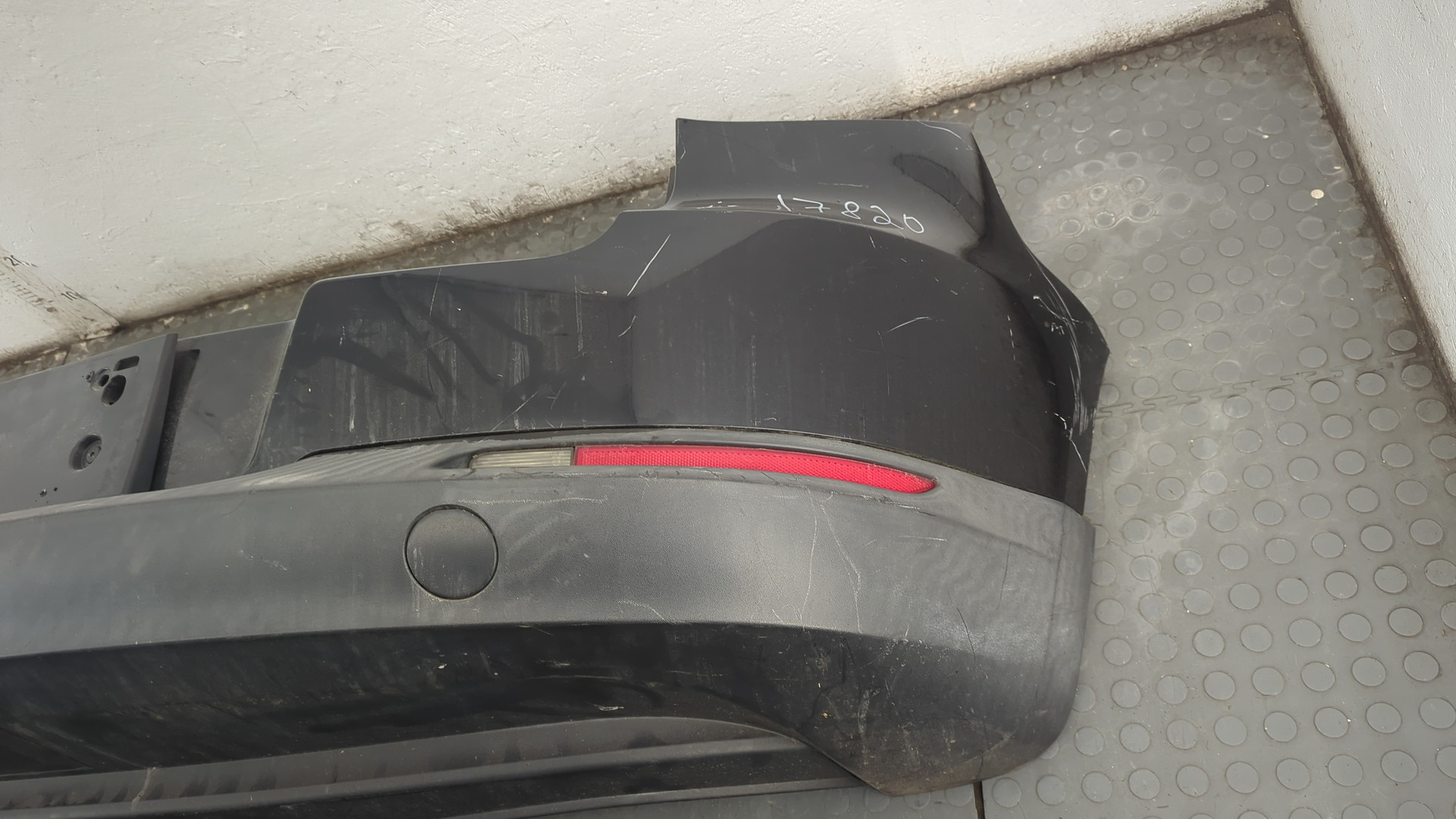 Бампер задний