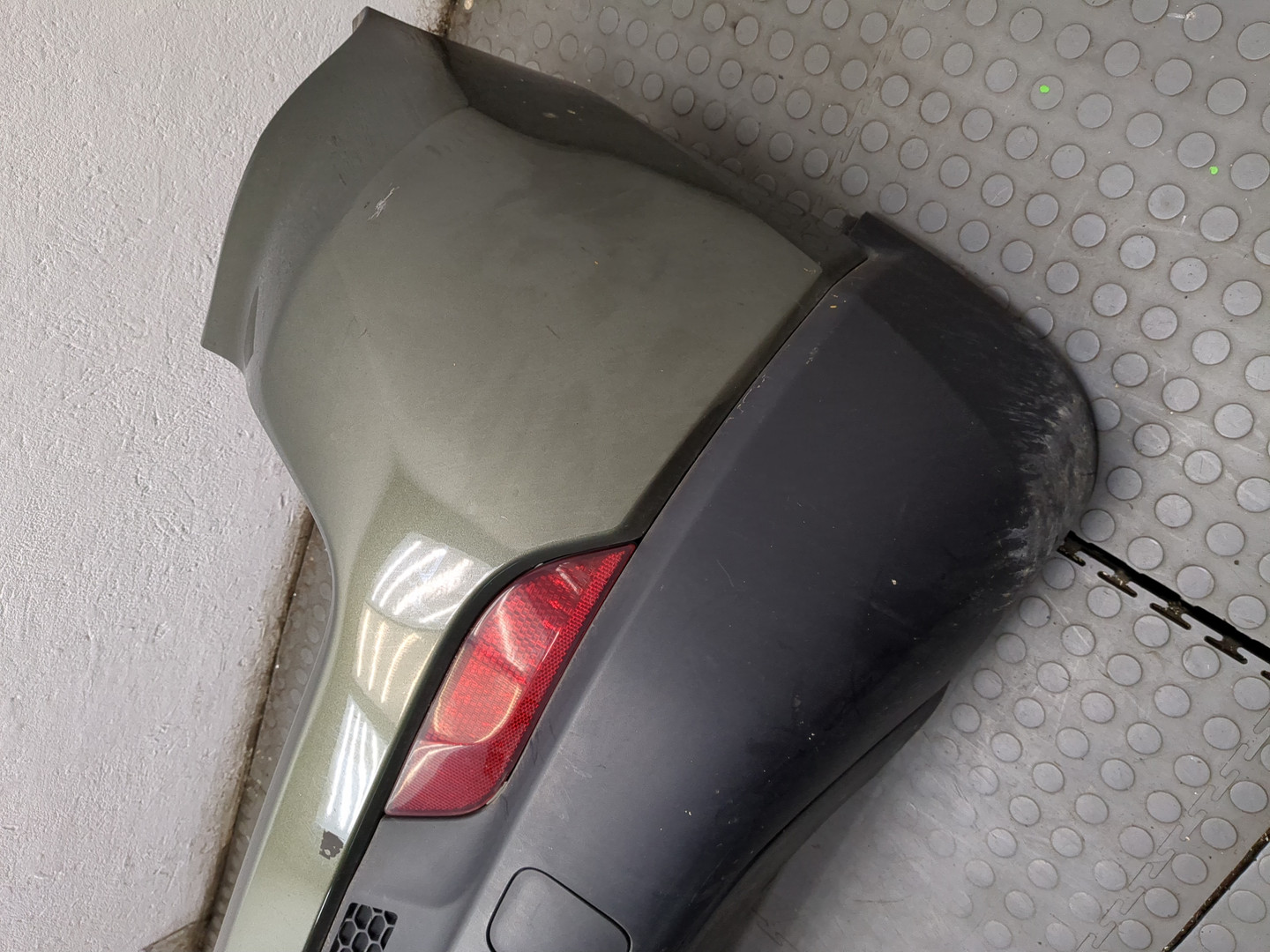 Бампер задний