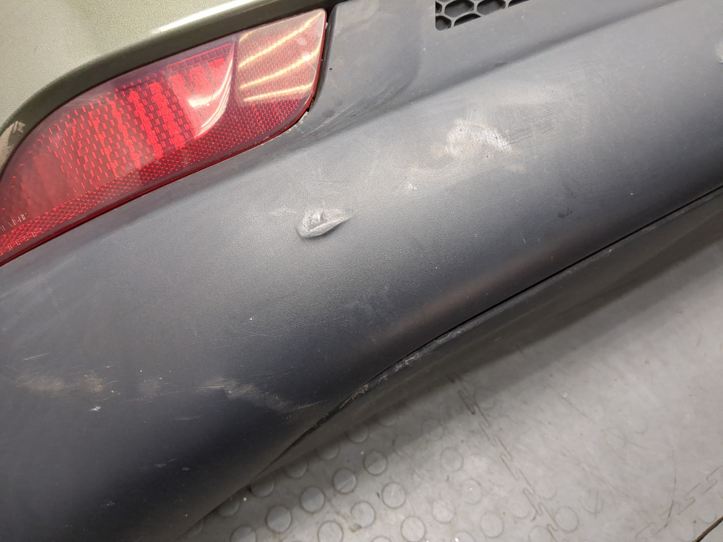 Бампер задний