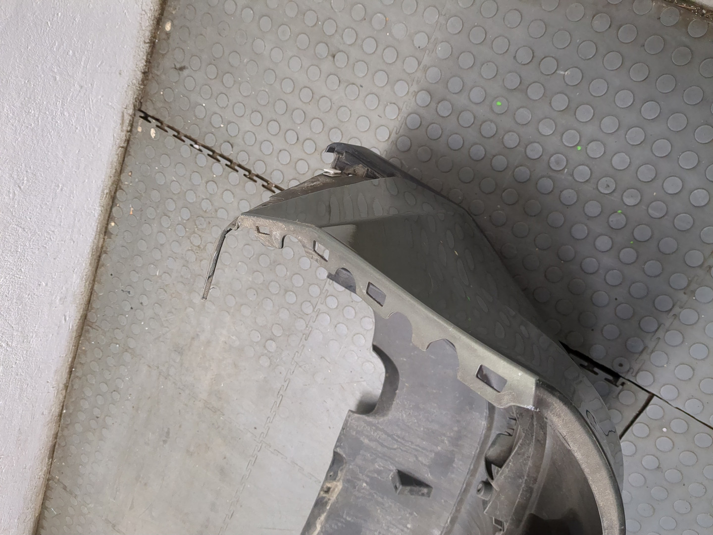 Бампер задний