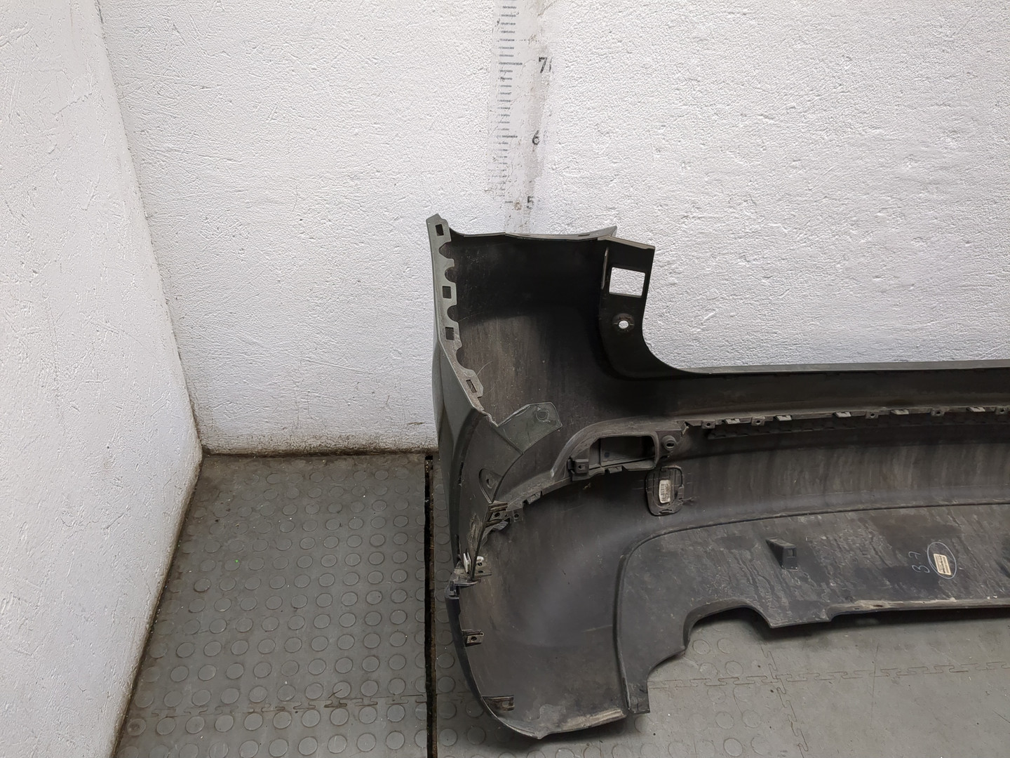 Бампер задний