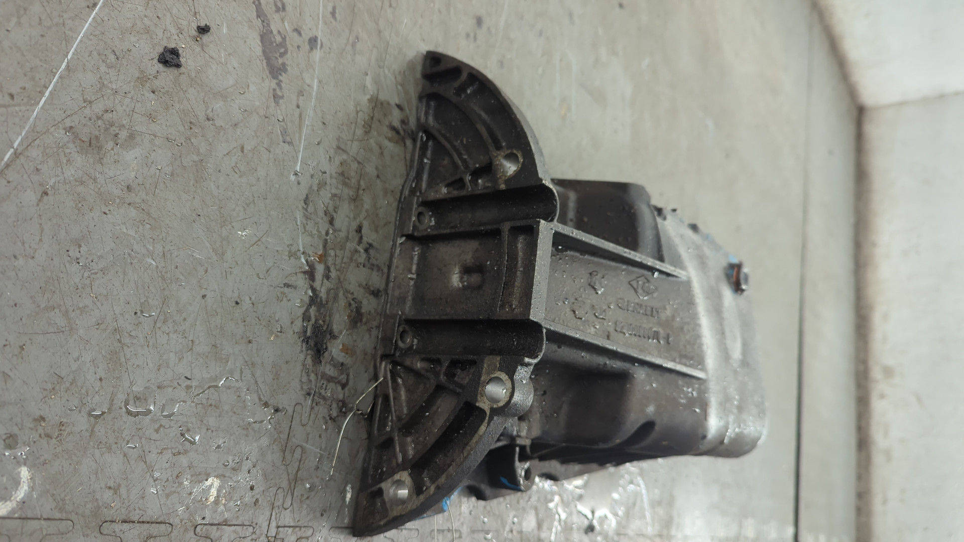 Поддон масляный двигателя (картер)