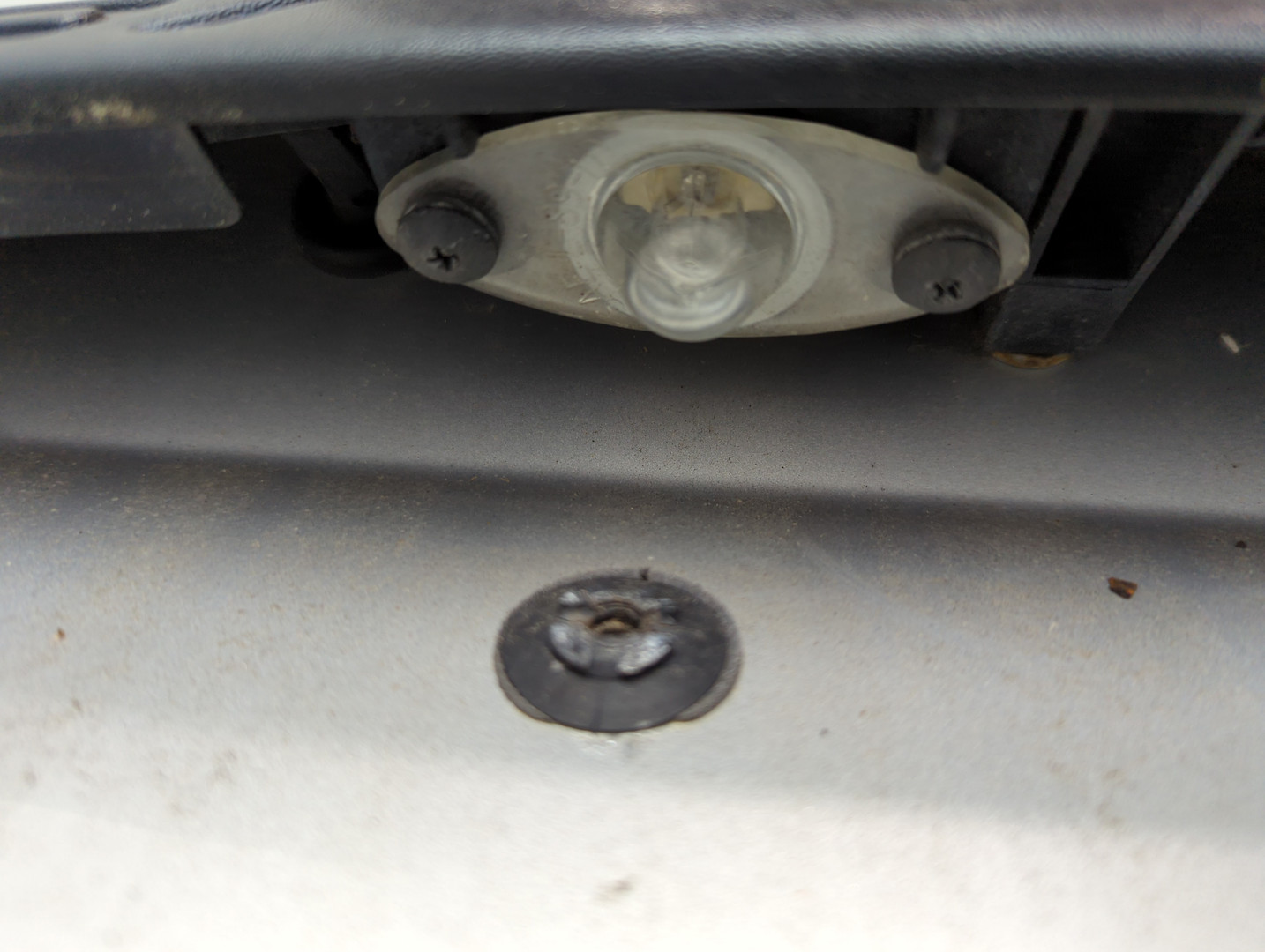 Дверь багажника