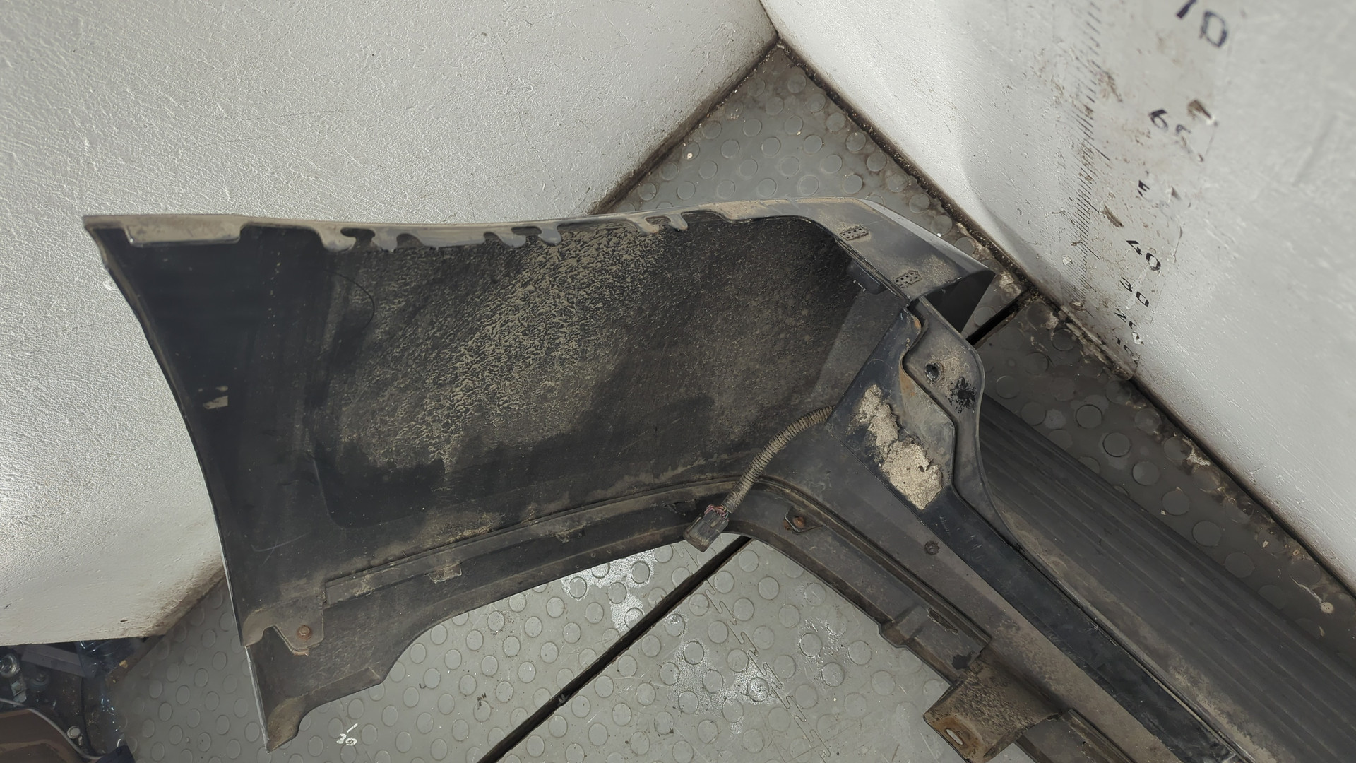 Бампер задний