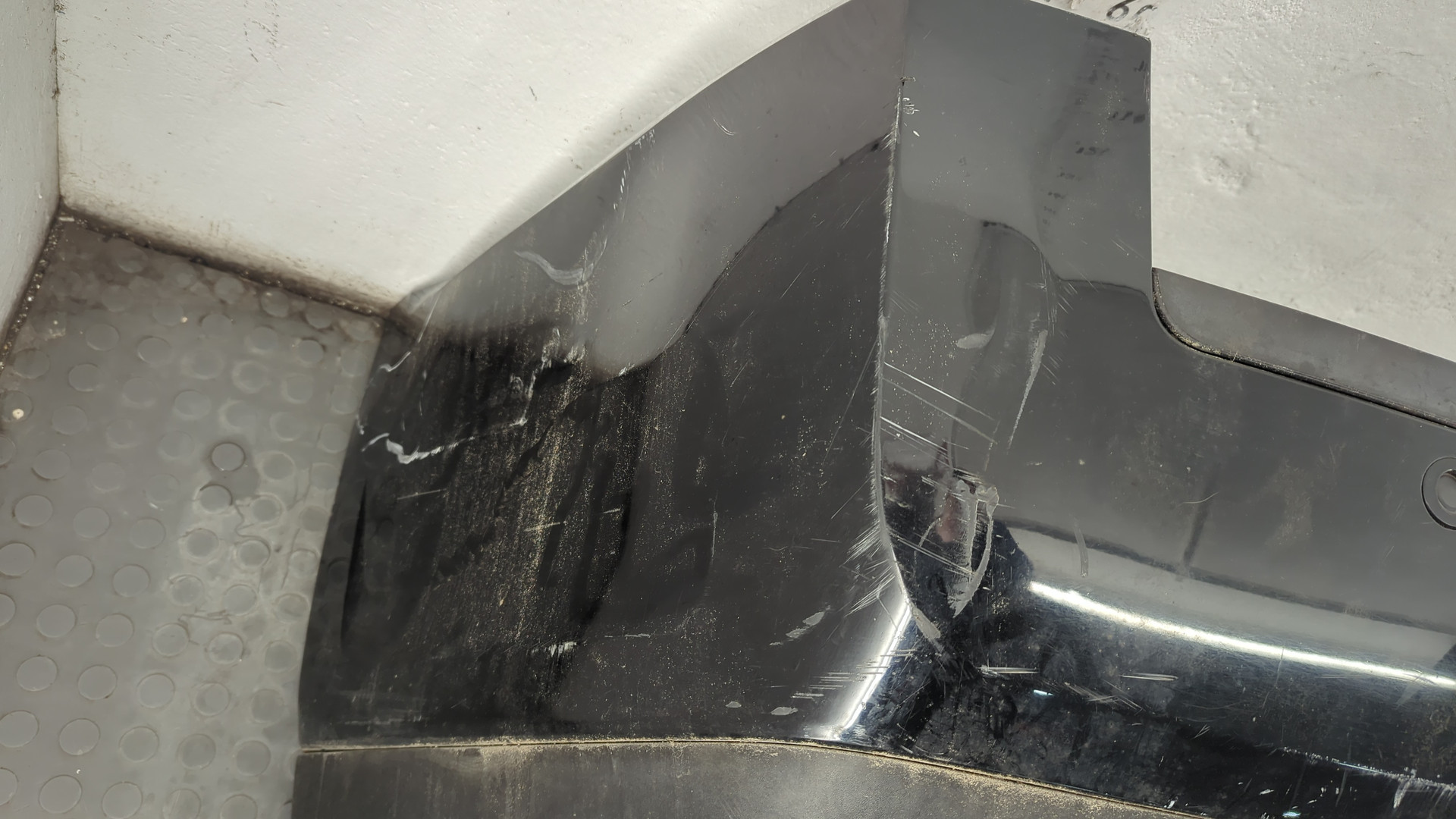 Бампер задний