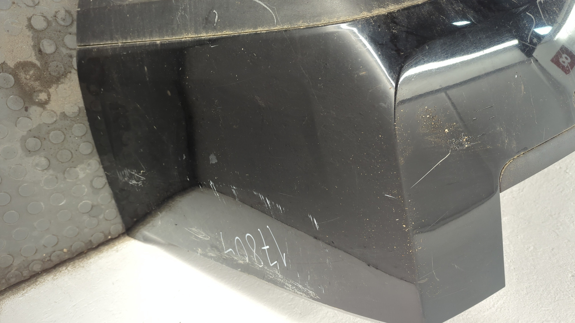 Бампер задний