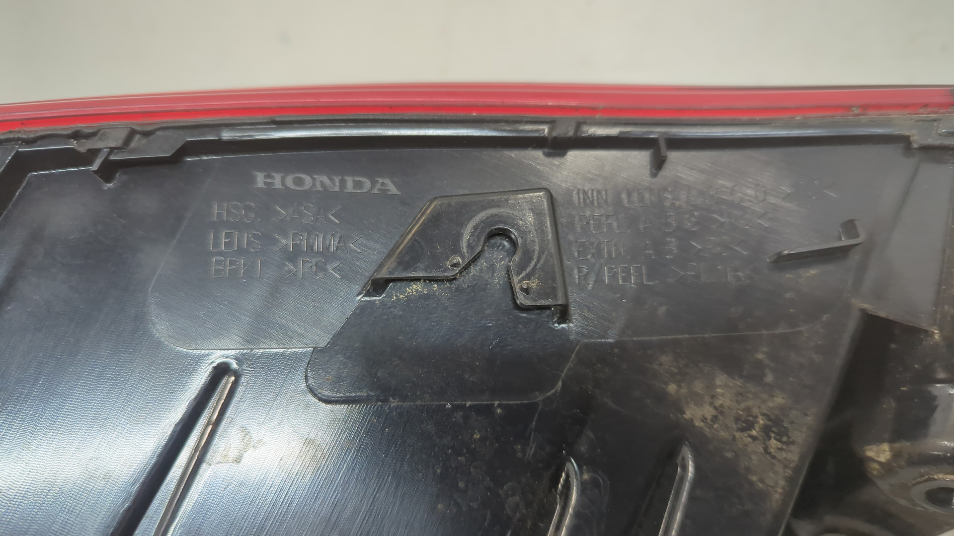 Фонарь задний левый