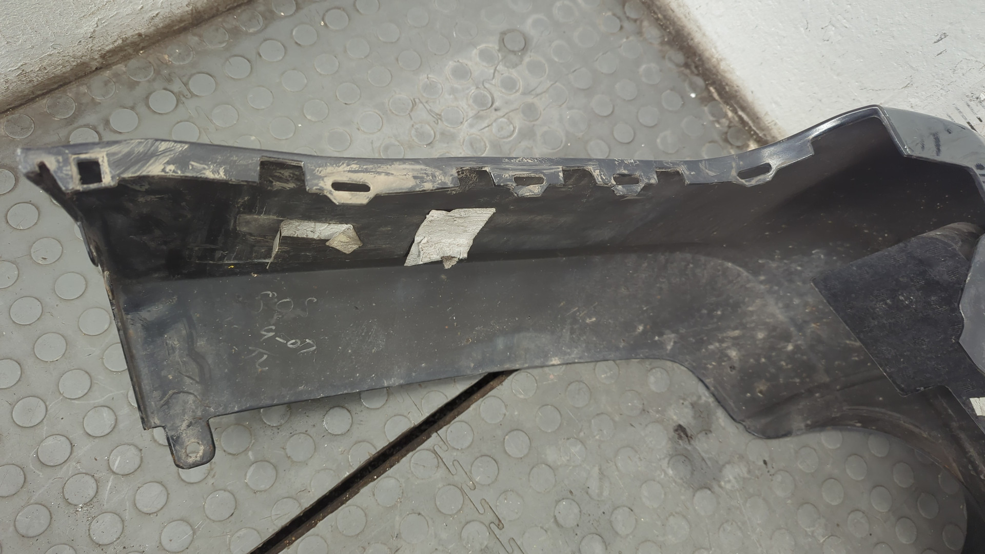 Бампер задний