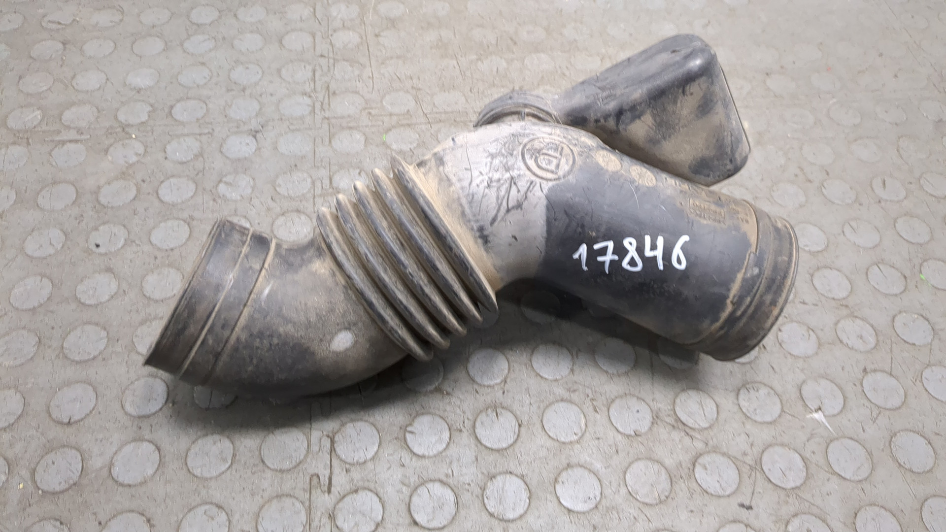 Патрубок воздушного фильтра