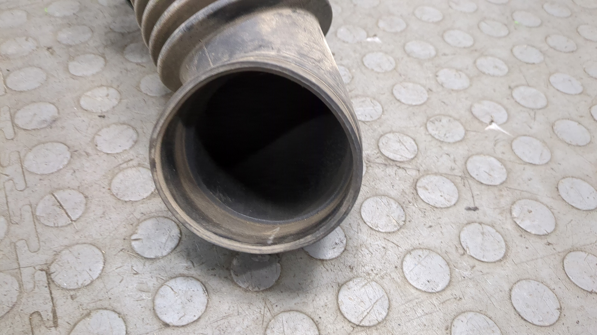 Патрубок воздушного фильтра