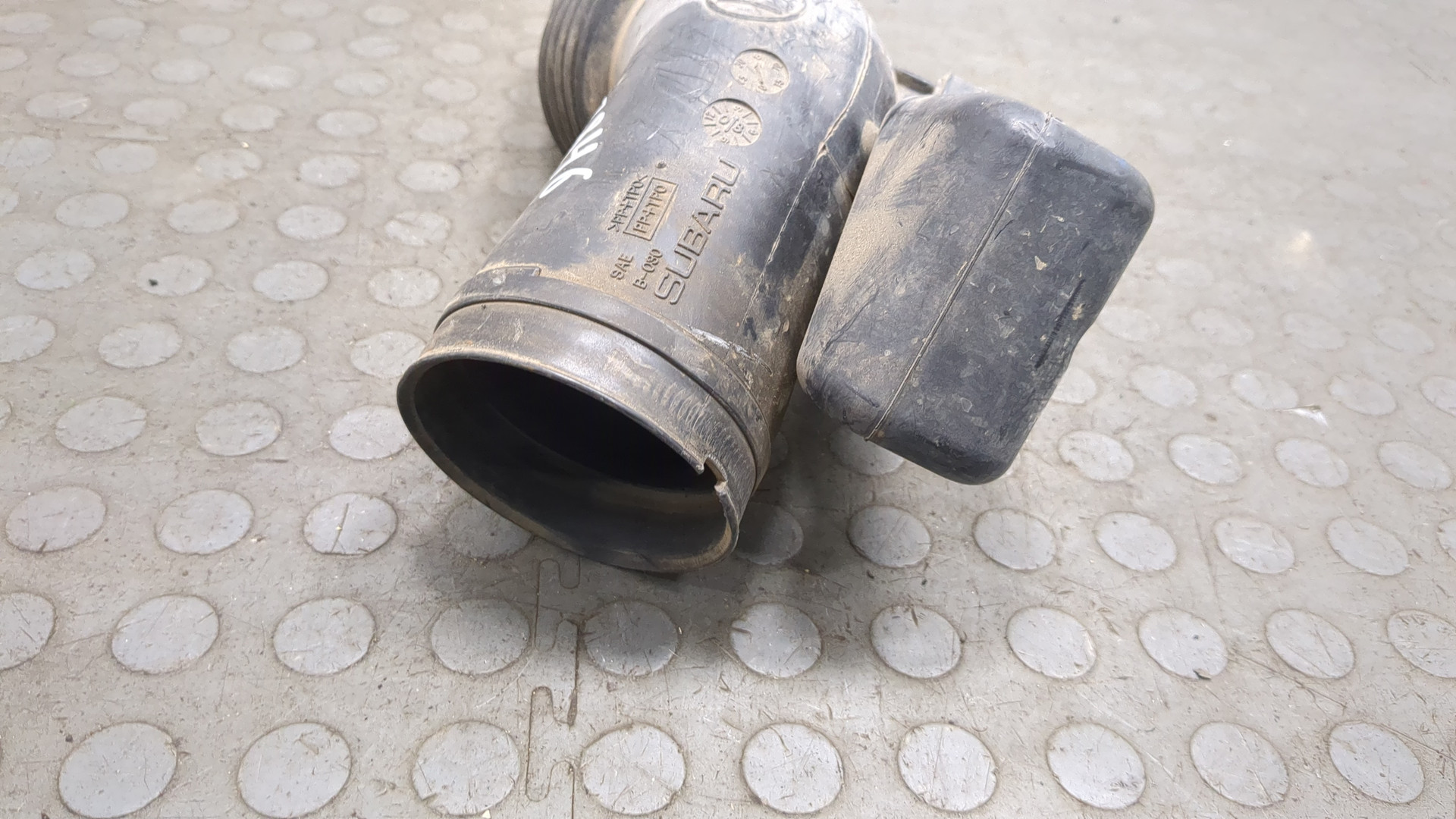 Патрубок воздушного фильтра