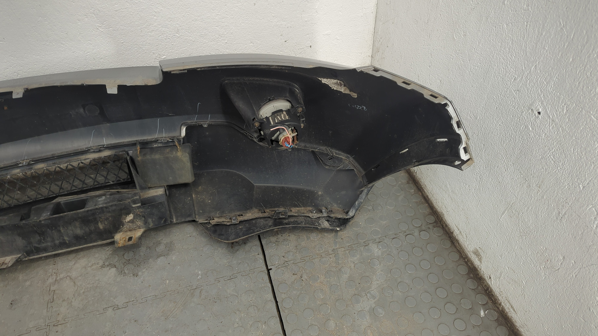 Бампер передний