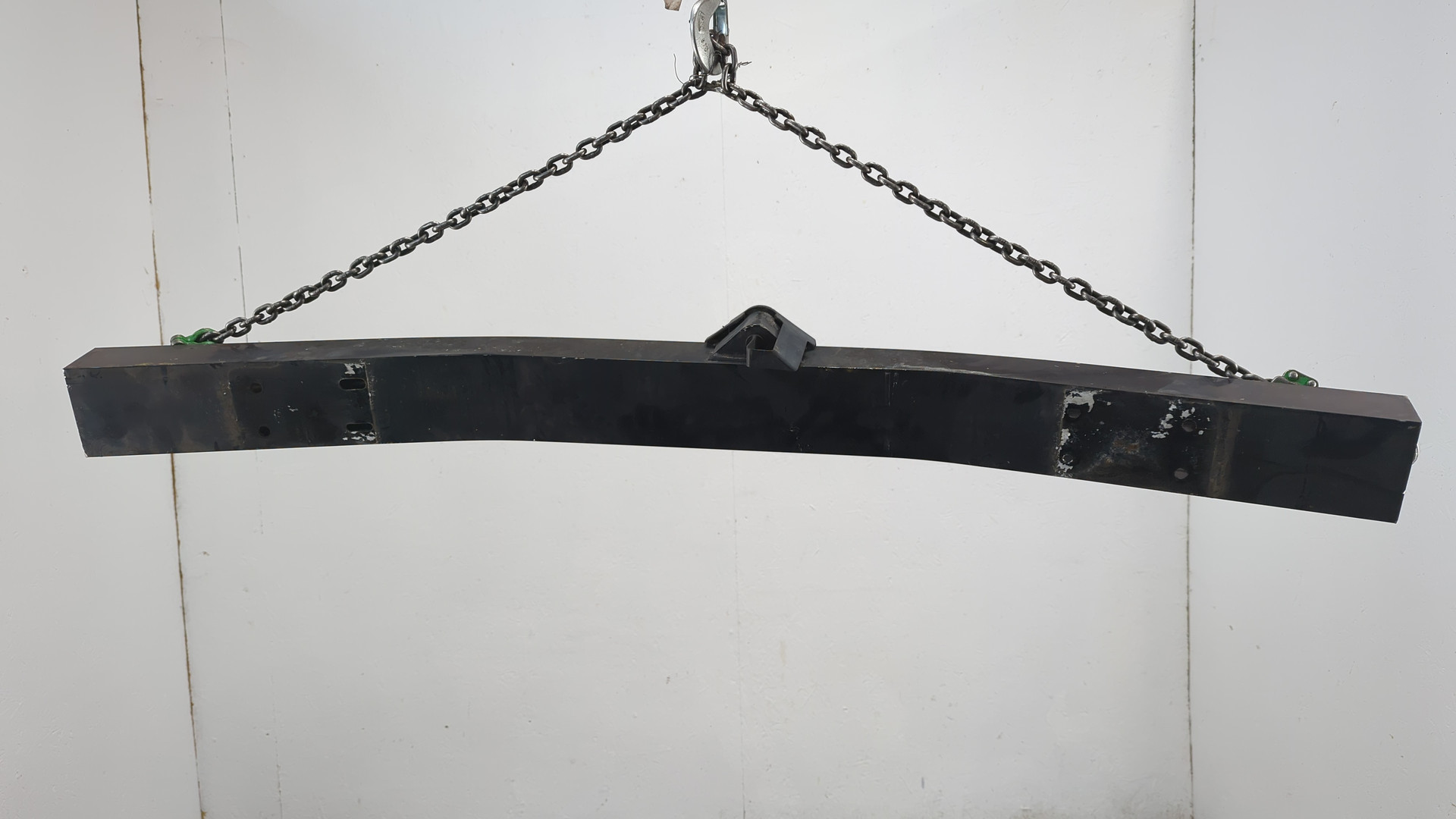 Усилитель переднего бампера