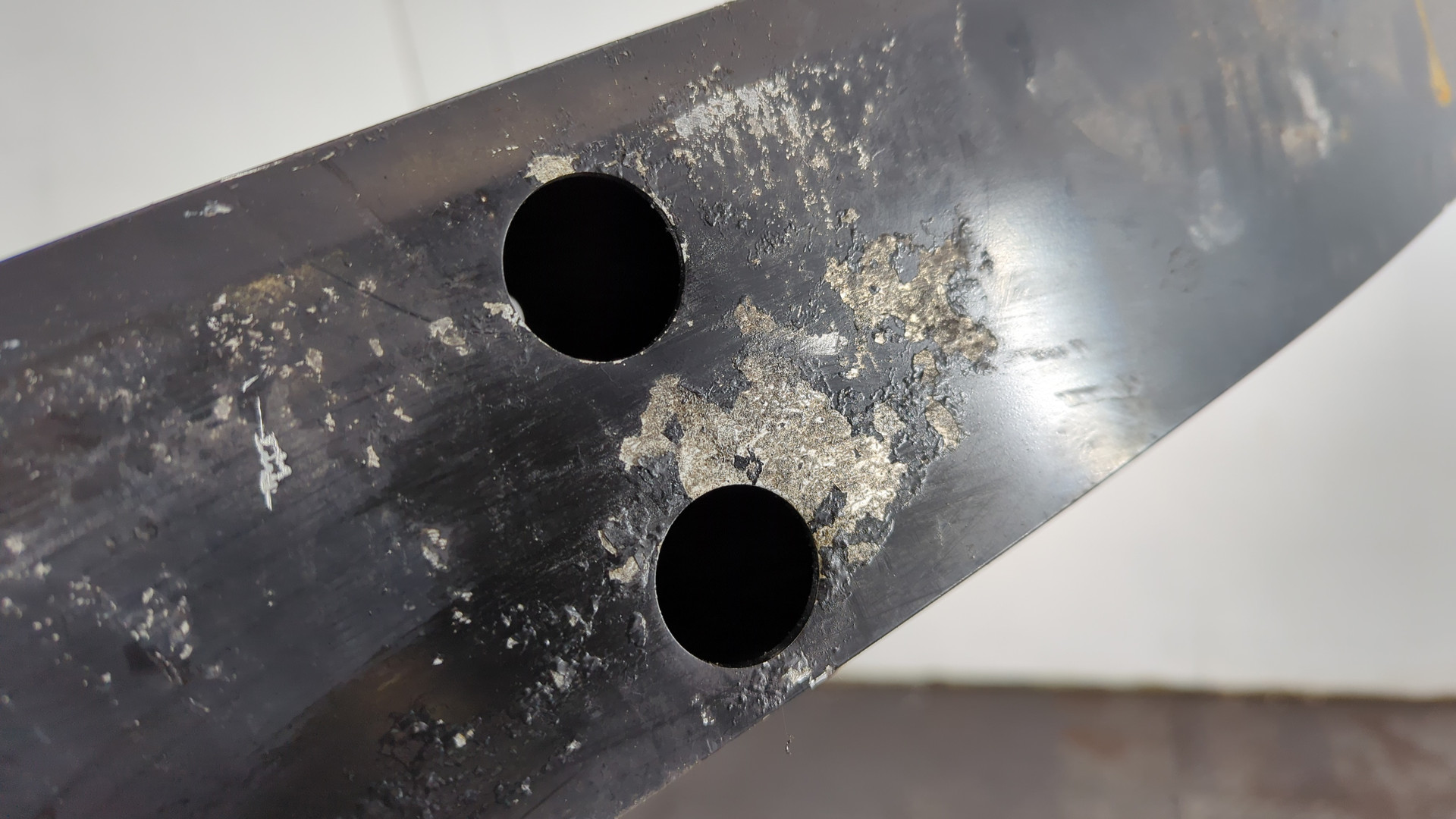 Усилитель переднего бампера