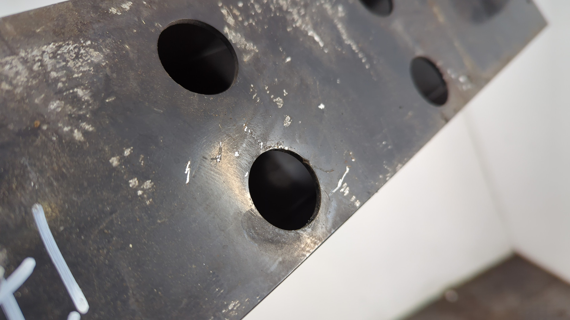 Усилитель переднего бампера