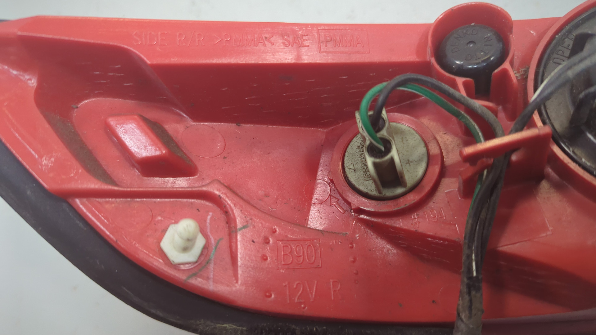 Фонарь задний правый