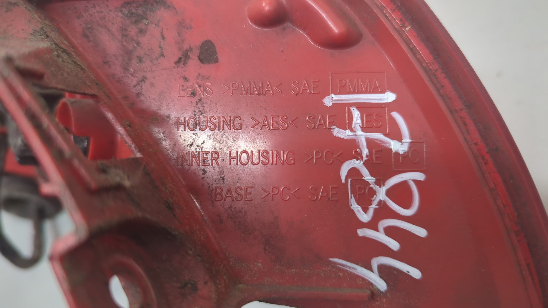 Фонарь задний правый