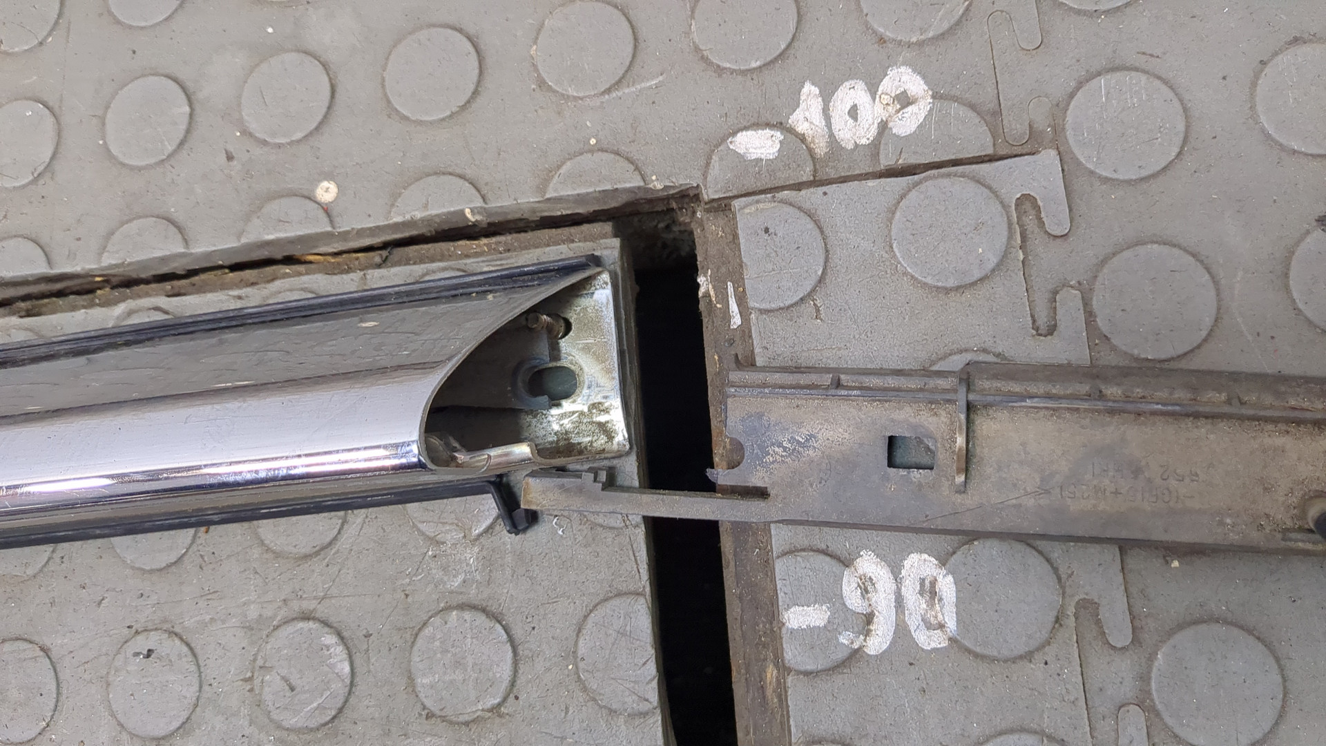 Рейлинги (релинг) к-кт (планки на крышу)