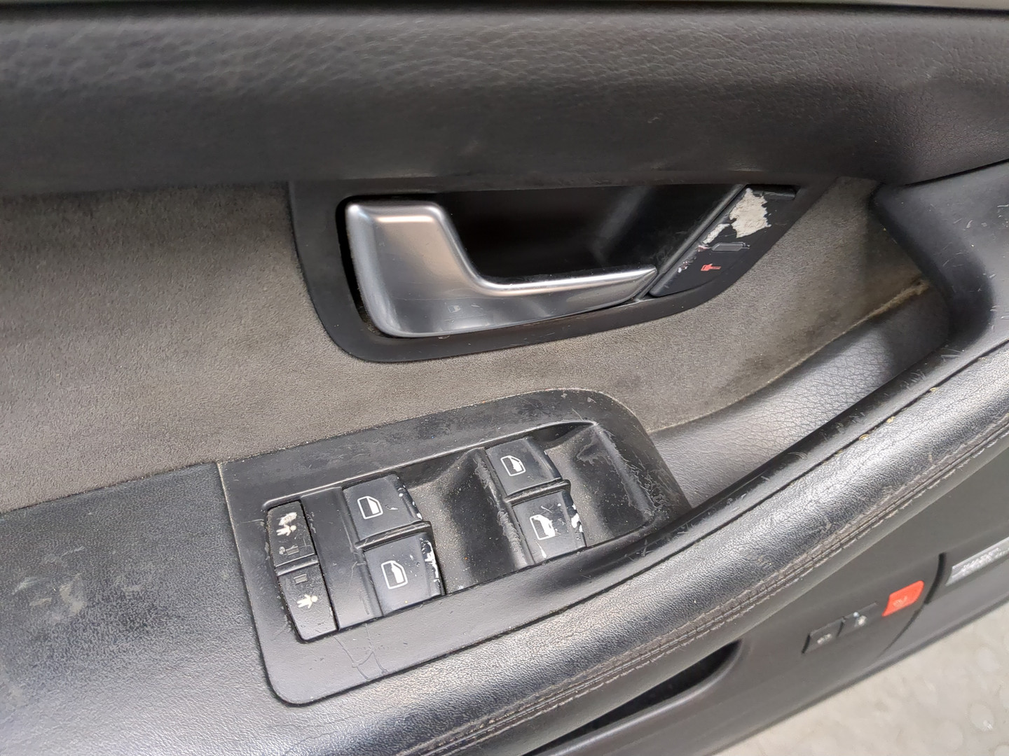 Дверь передняя левая