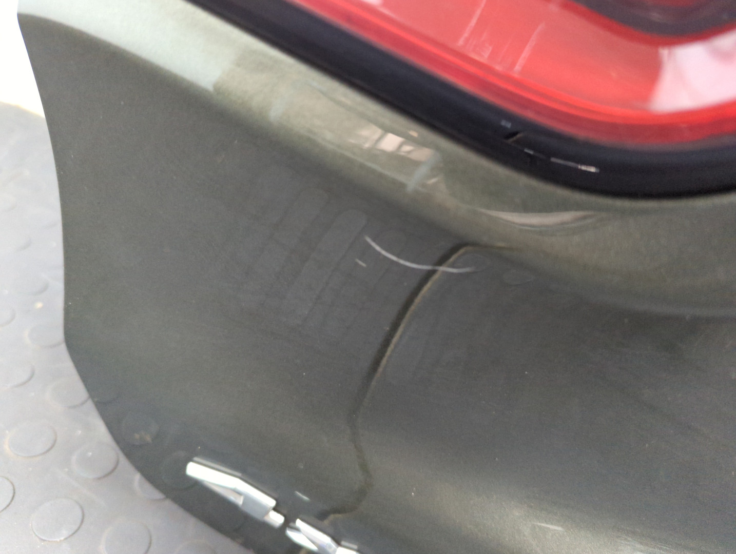 Дверь багажника