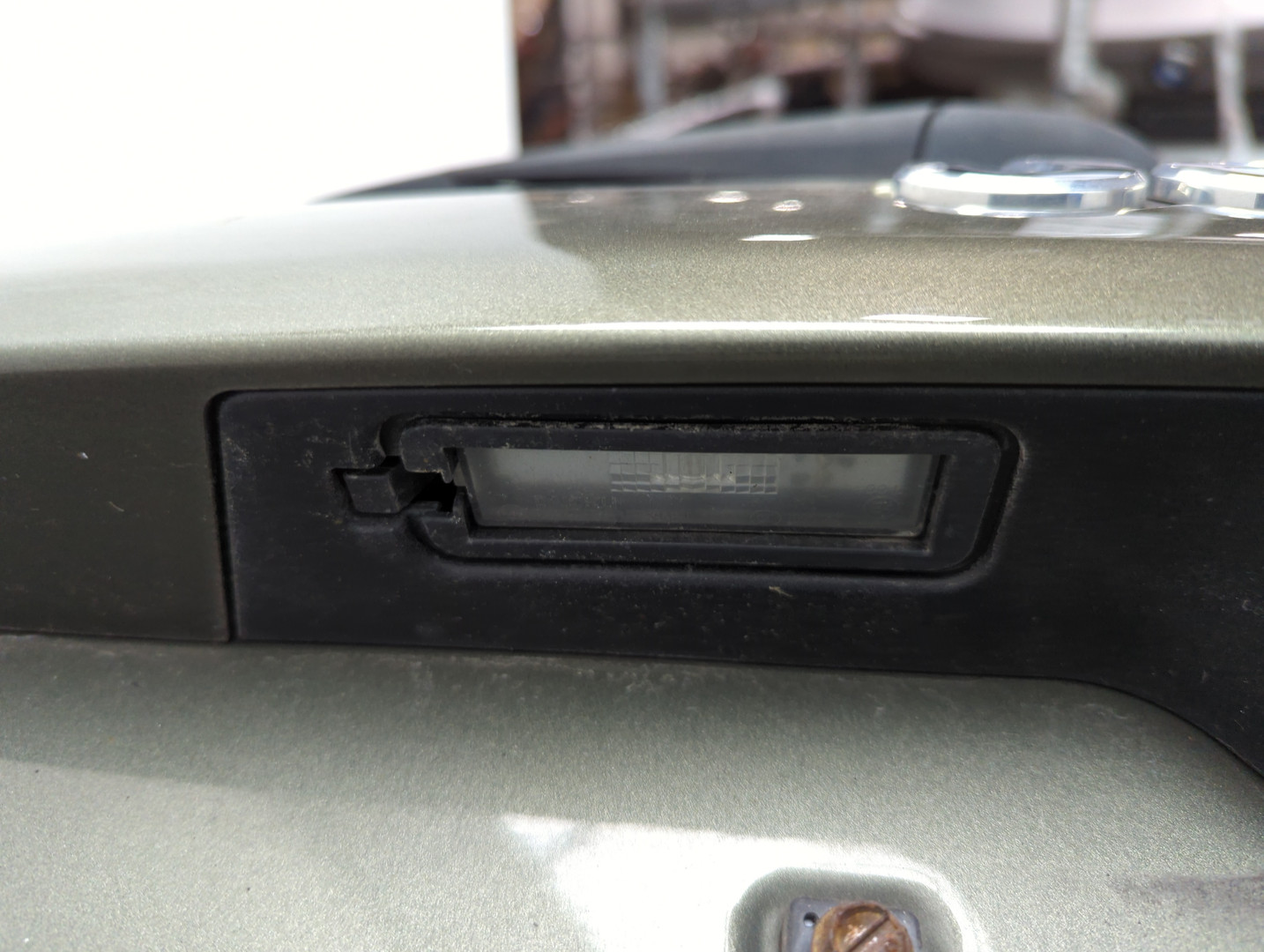 Дверь багажника