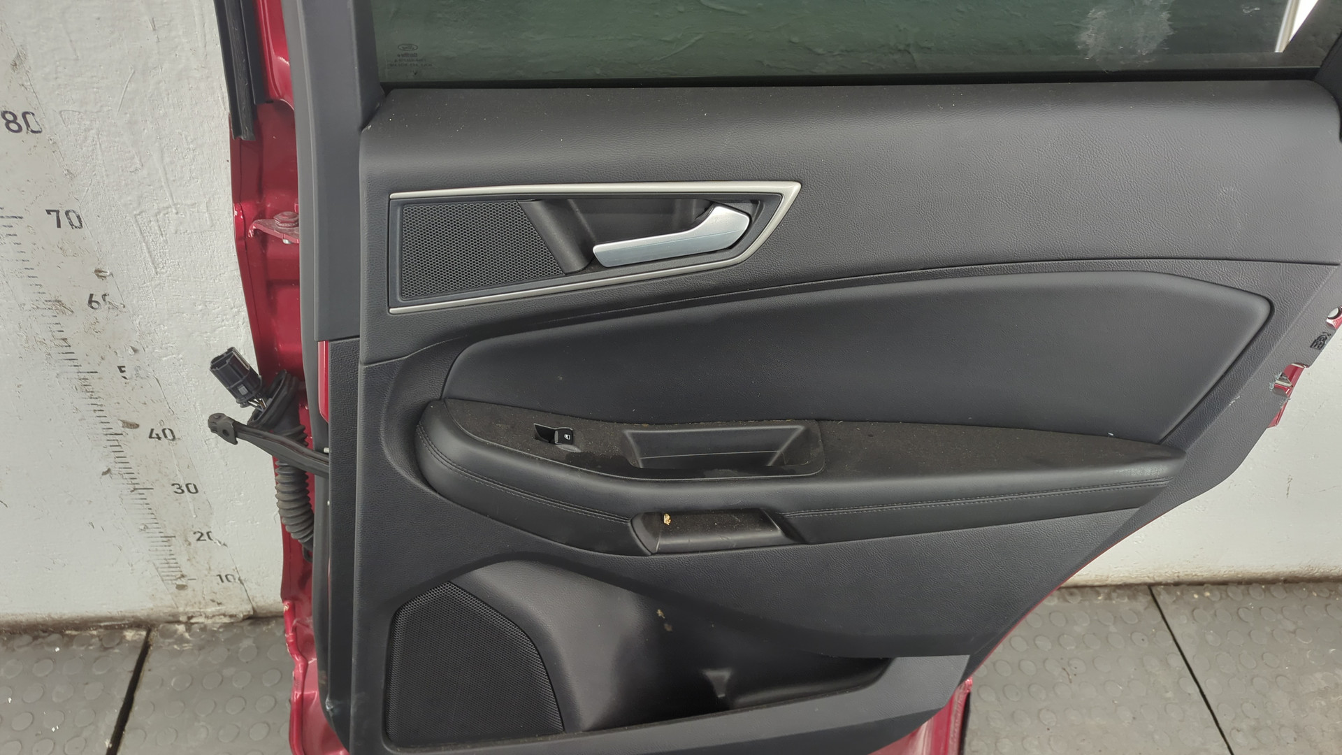 Дверь задняя правая