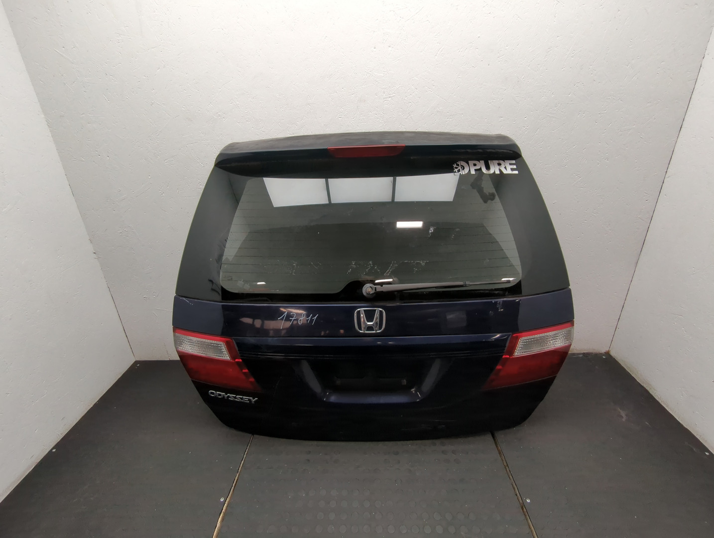 Дверь багажника