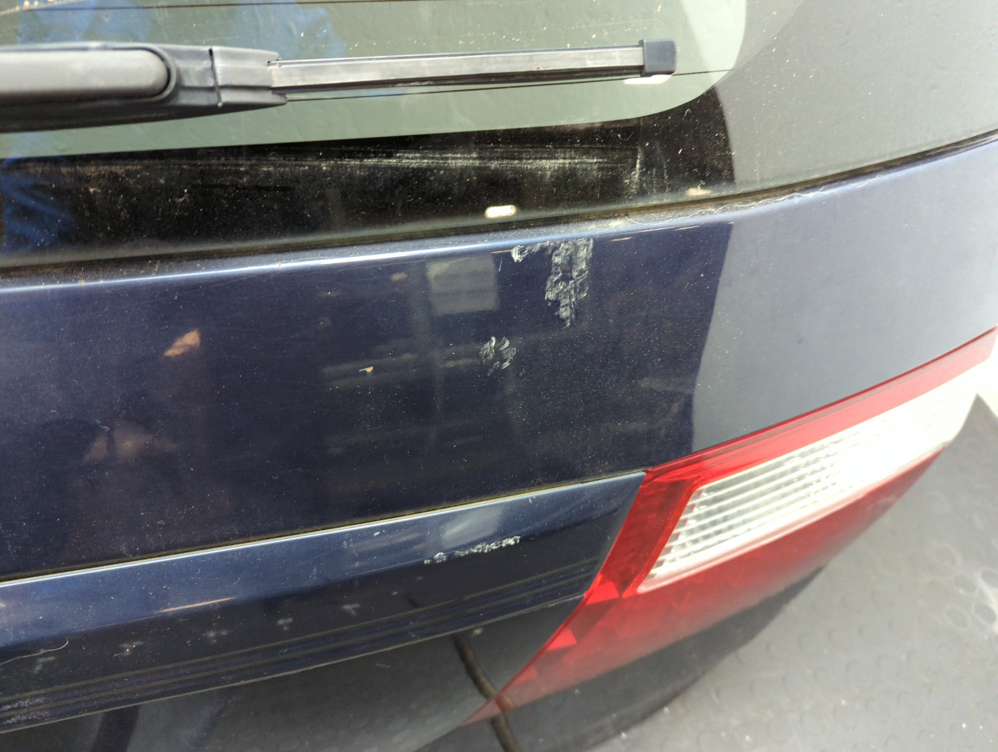 Дверь багажника