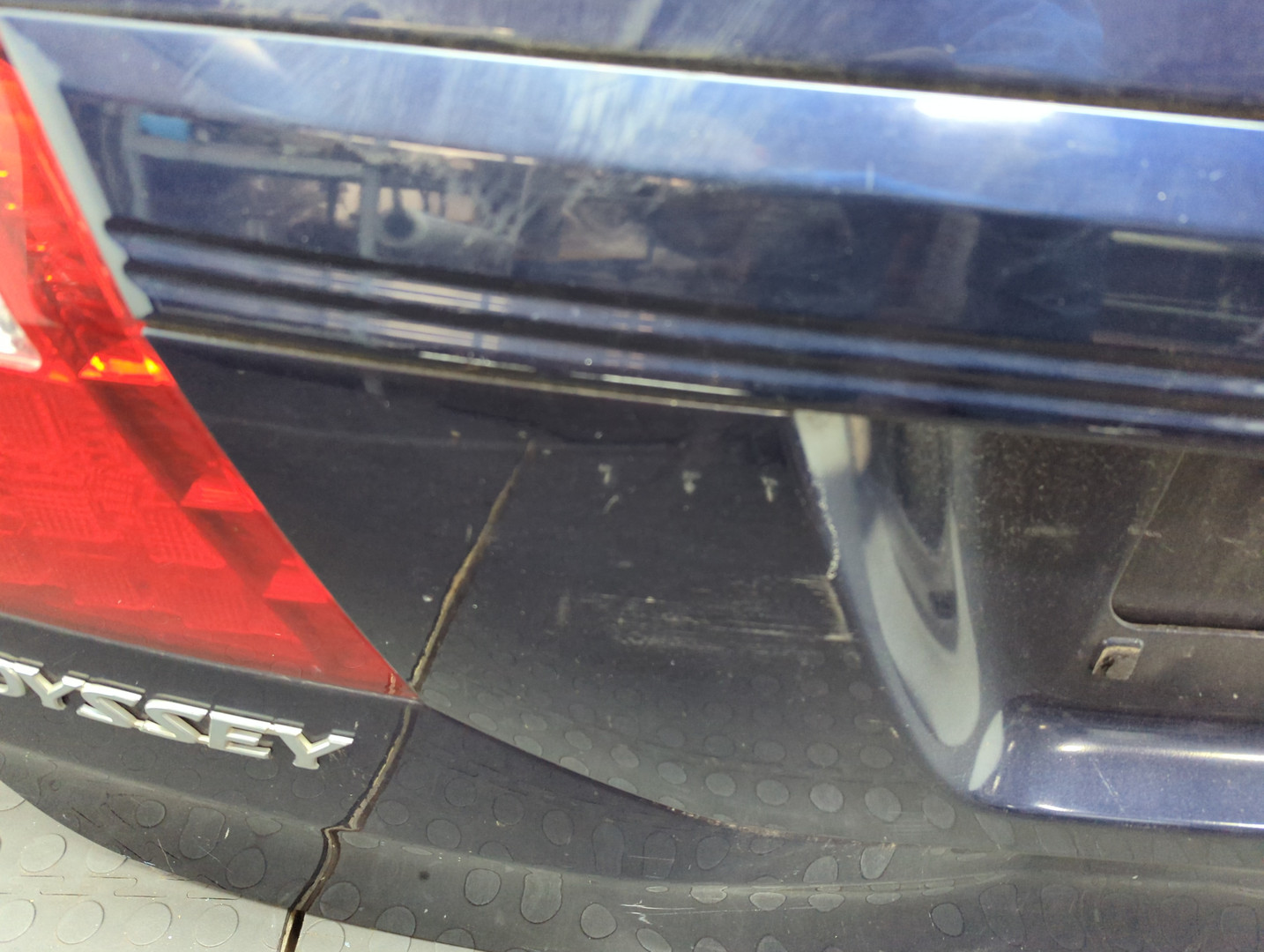 Дверь багажника