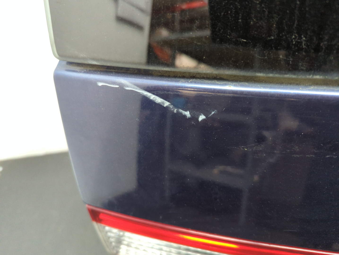 Дверь багажника