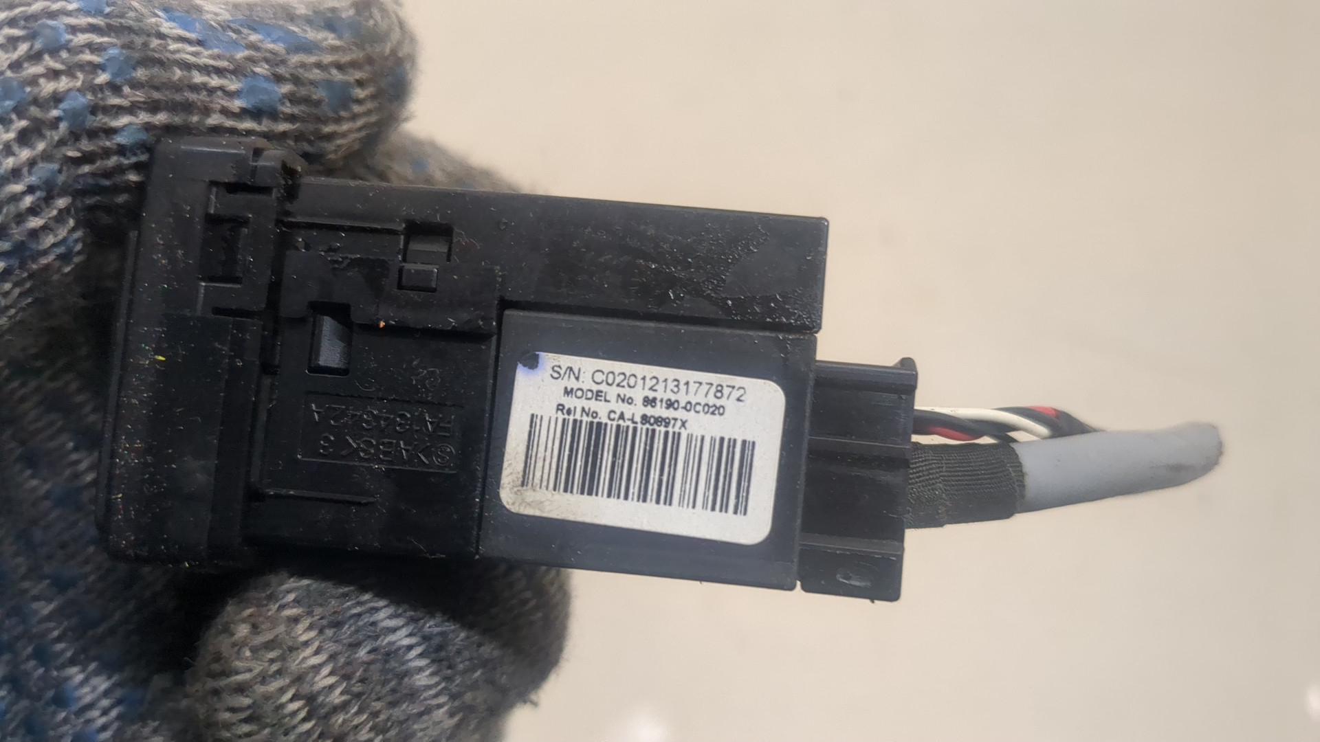 Гнездо AUX / USB IN