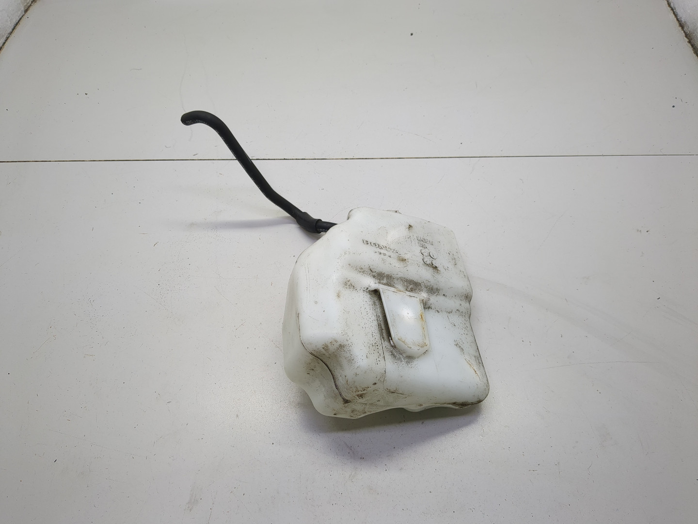 Бачок омывателя лобового стекла