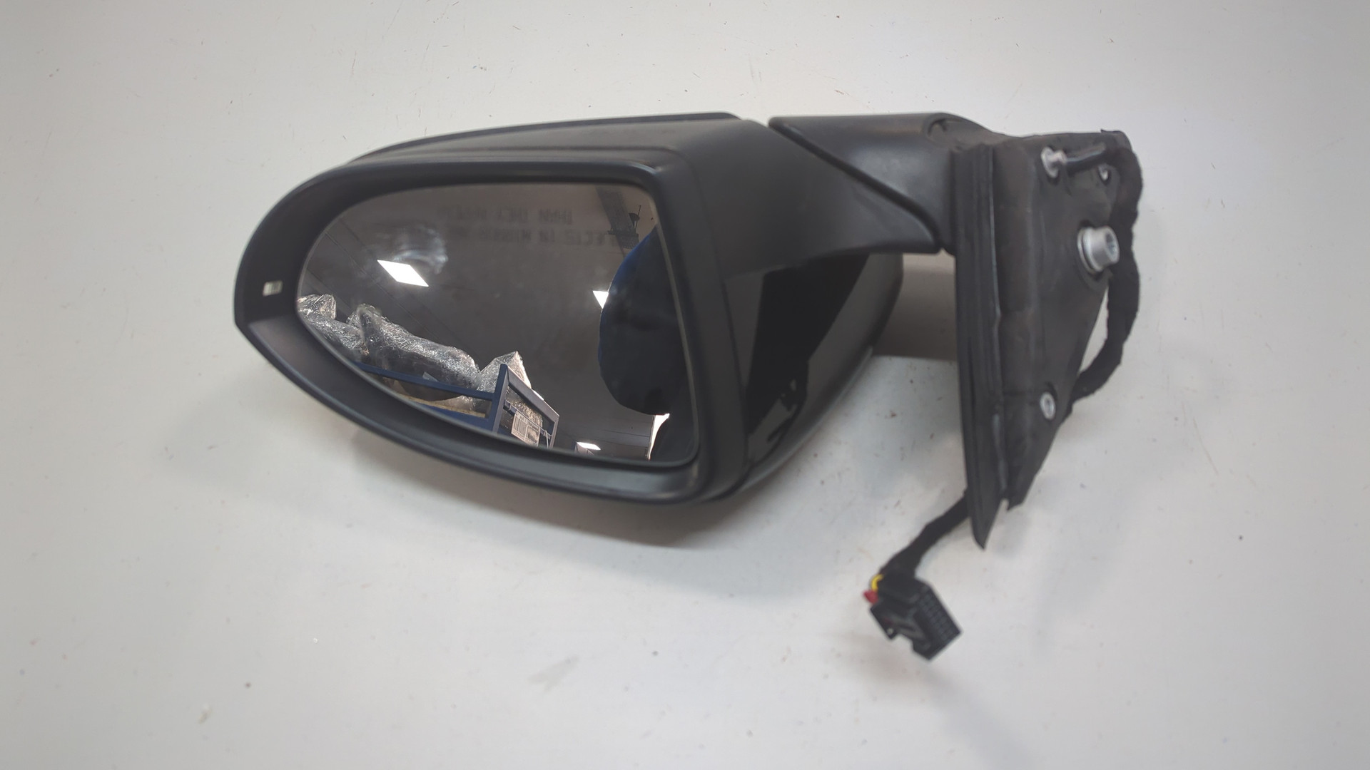 Зеркало правое электрическое