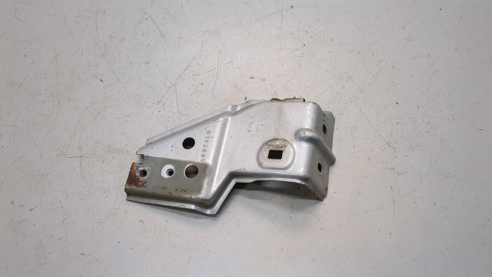 Кронштейн крепления крыла