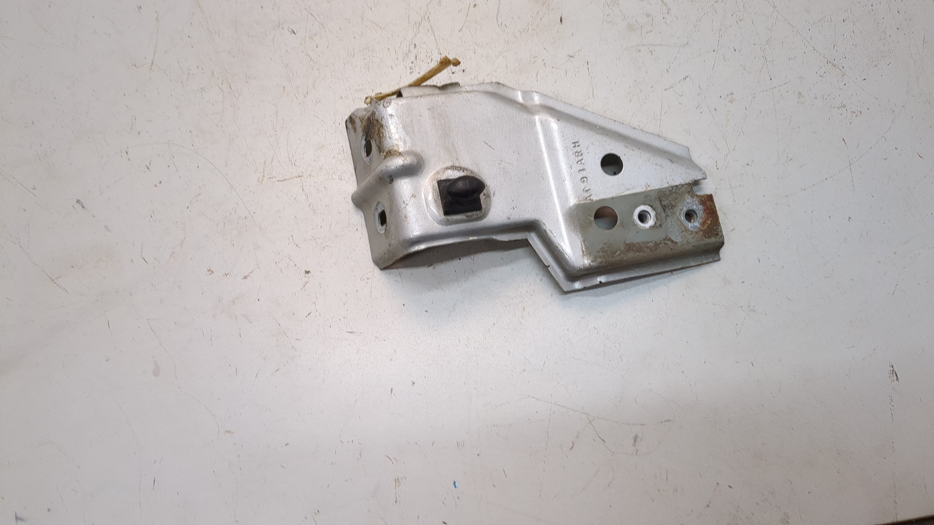 Кронштейн крепления крыла