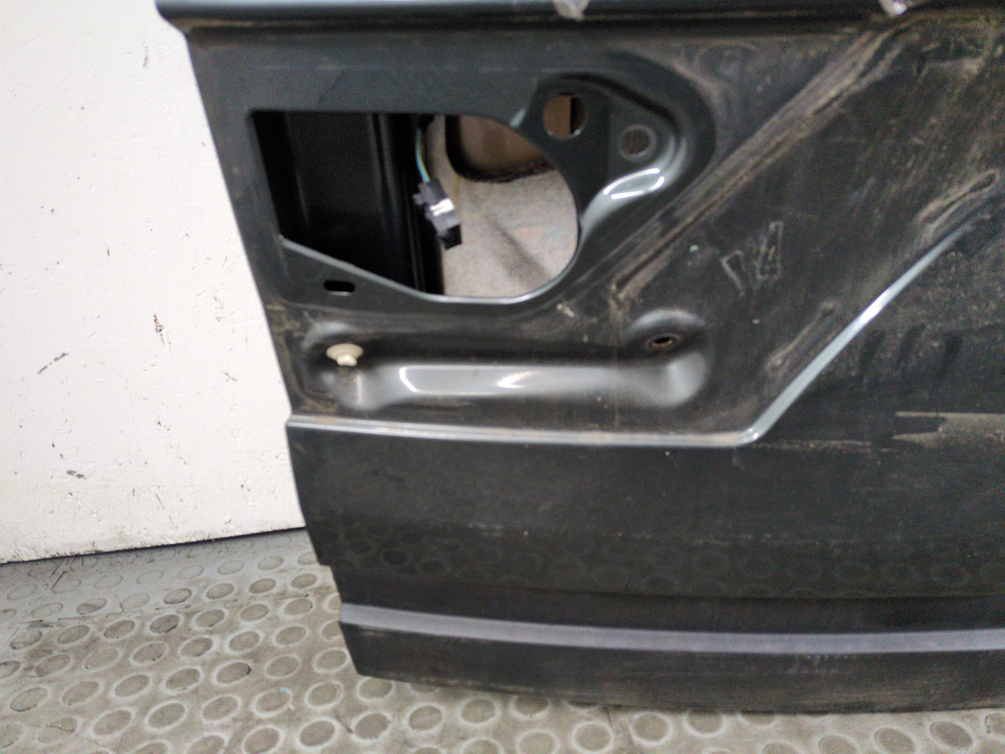 Дверь багажника