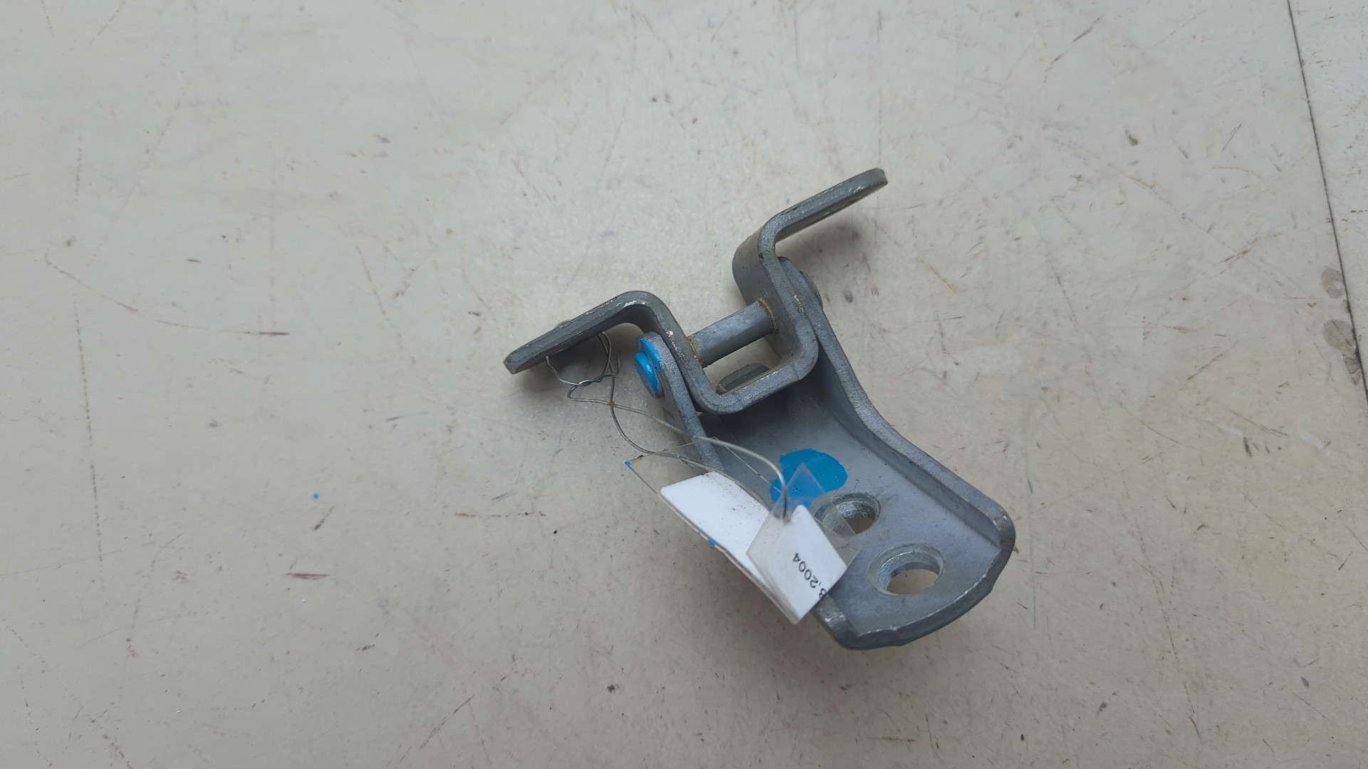 Петля двери