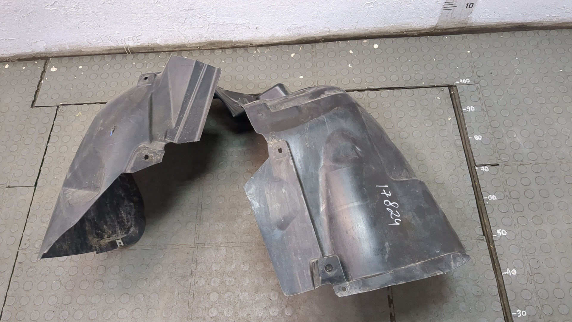 Локер передний левый