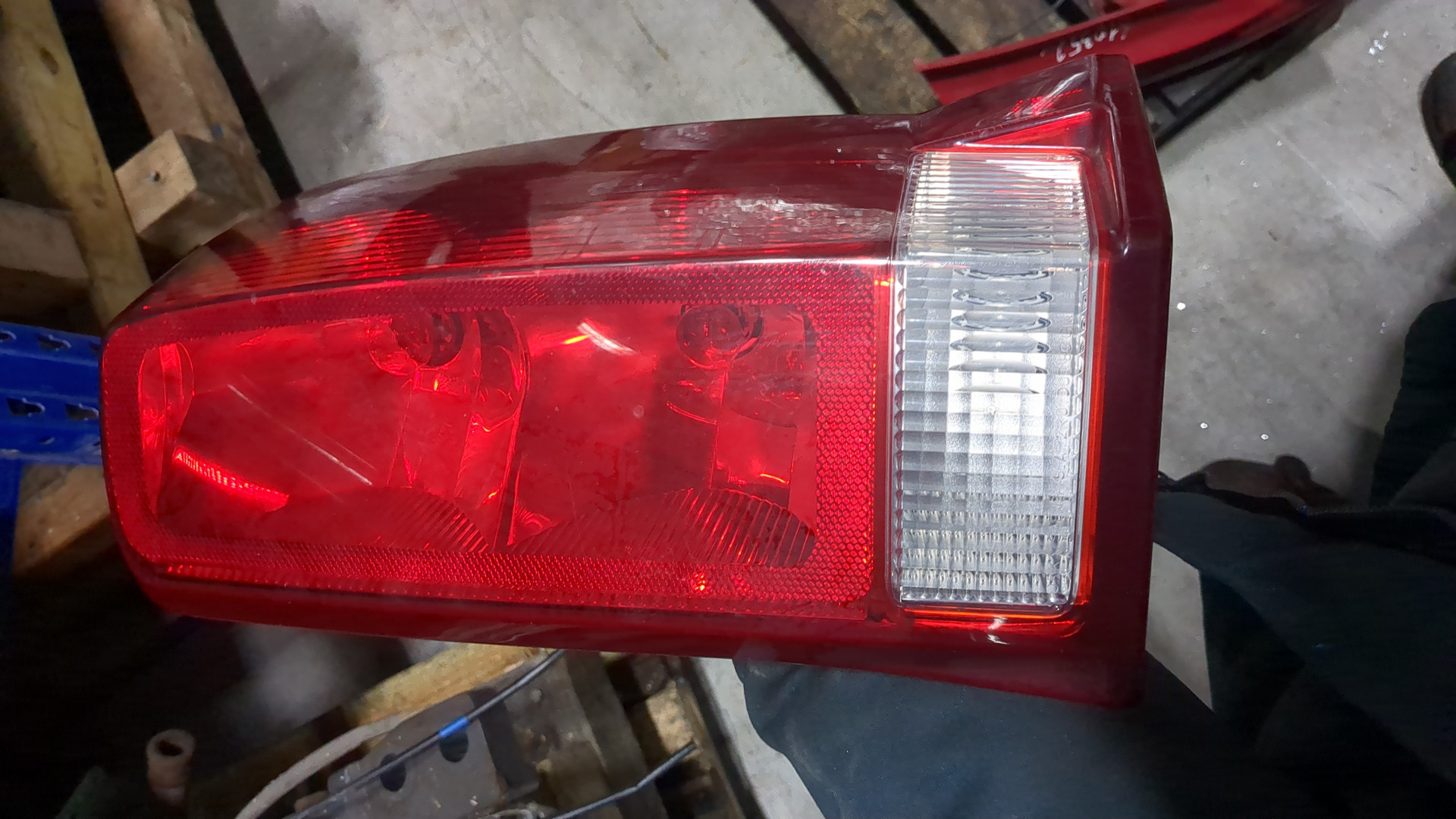 Фонарь задний правый