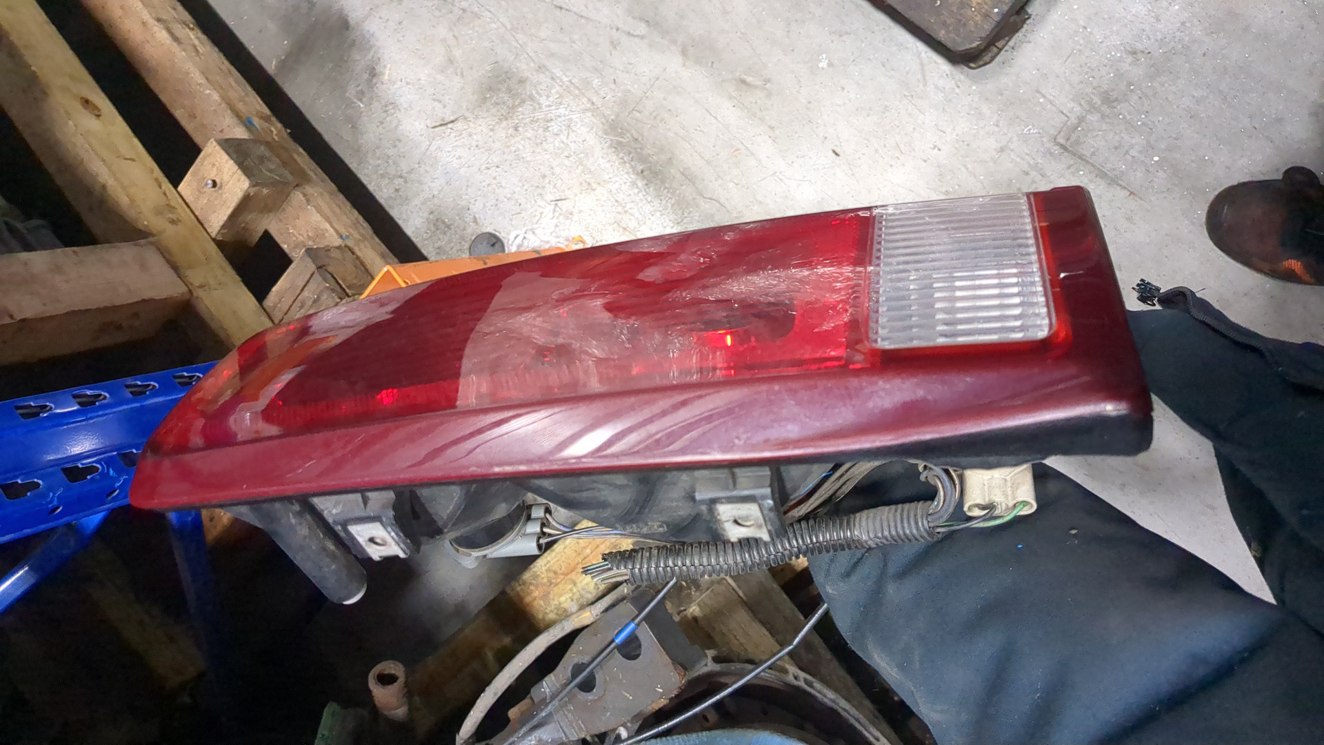 Фонарь задний правый