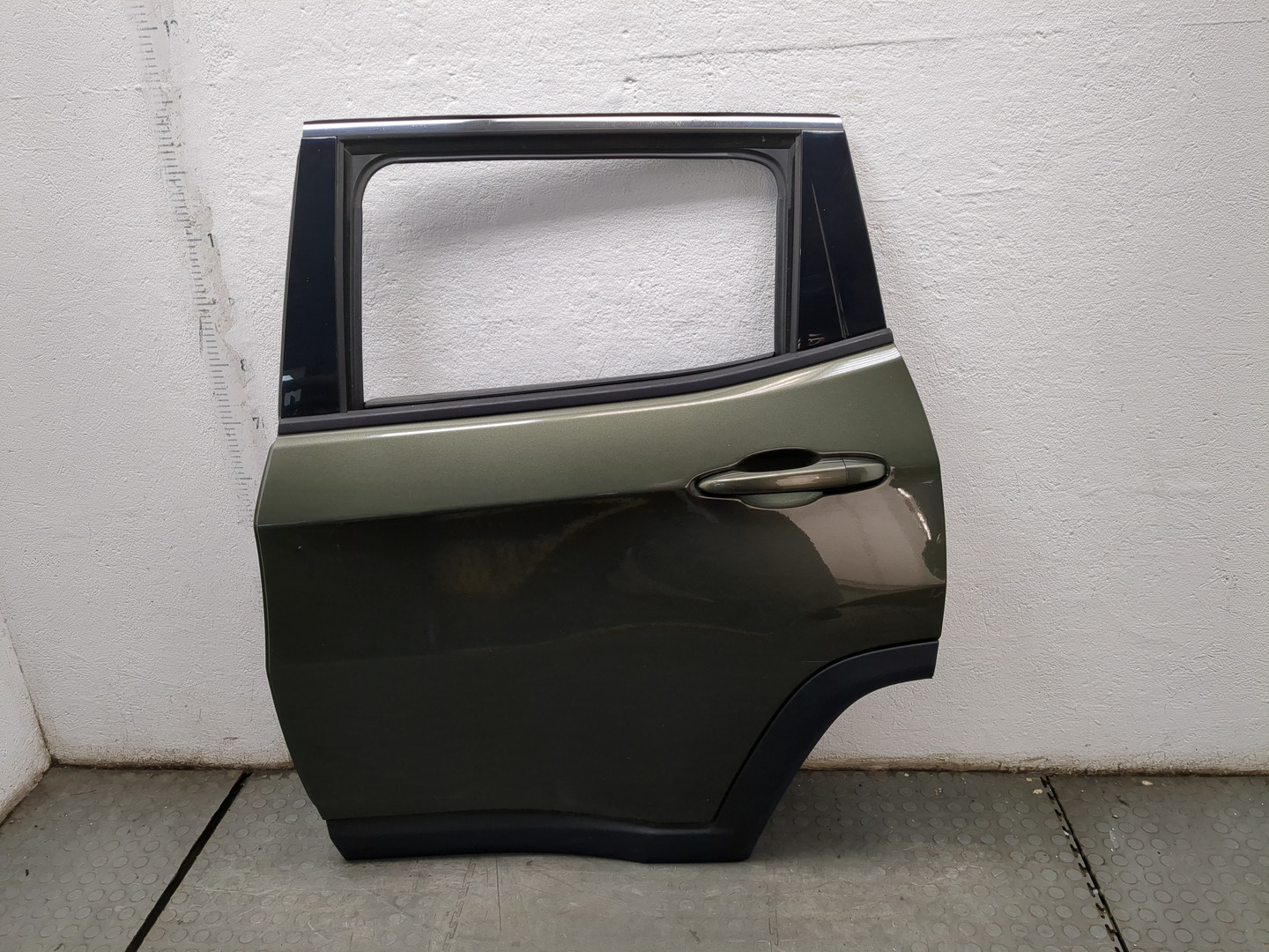 Дверь задняя левая