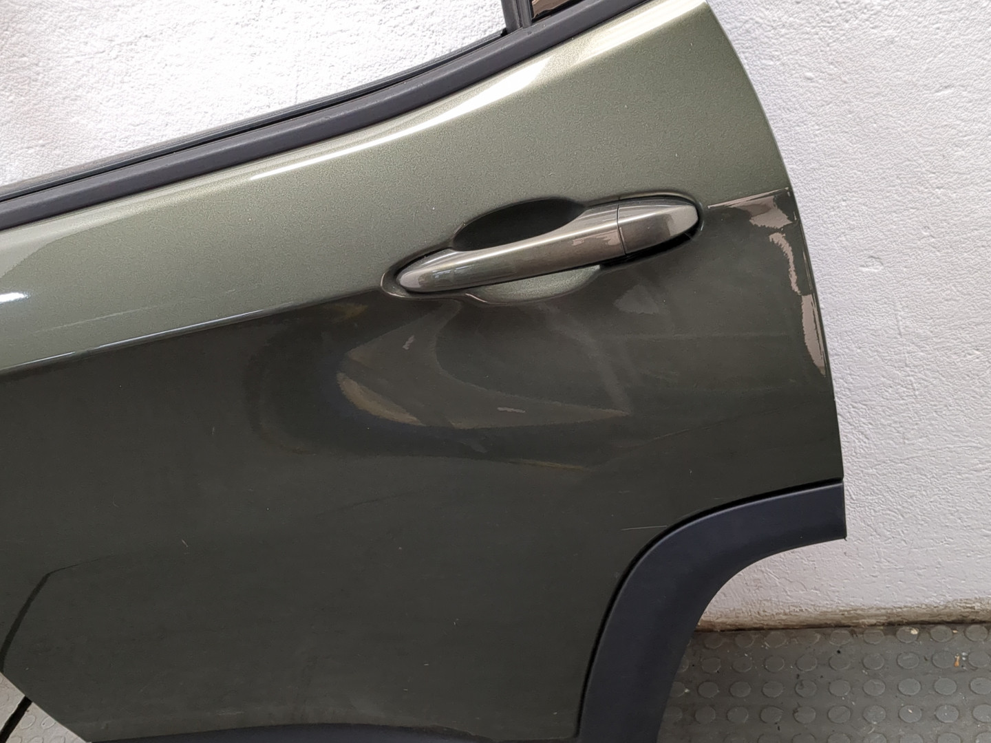 Дверь задняя левая