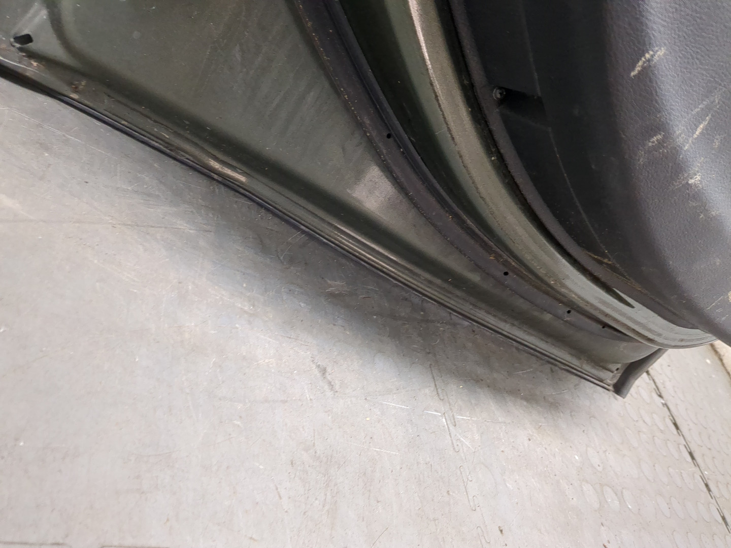 Дверь задняя левая