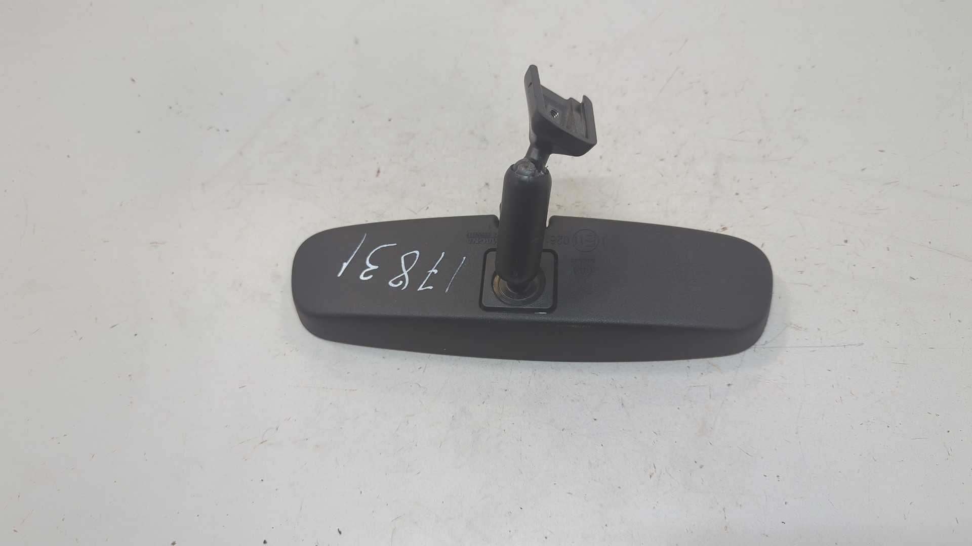 Зеркало заднего вида