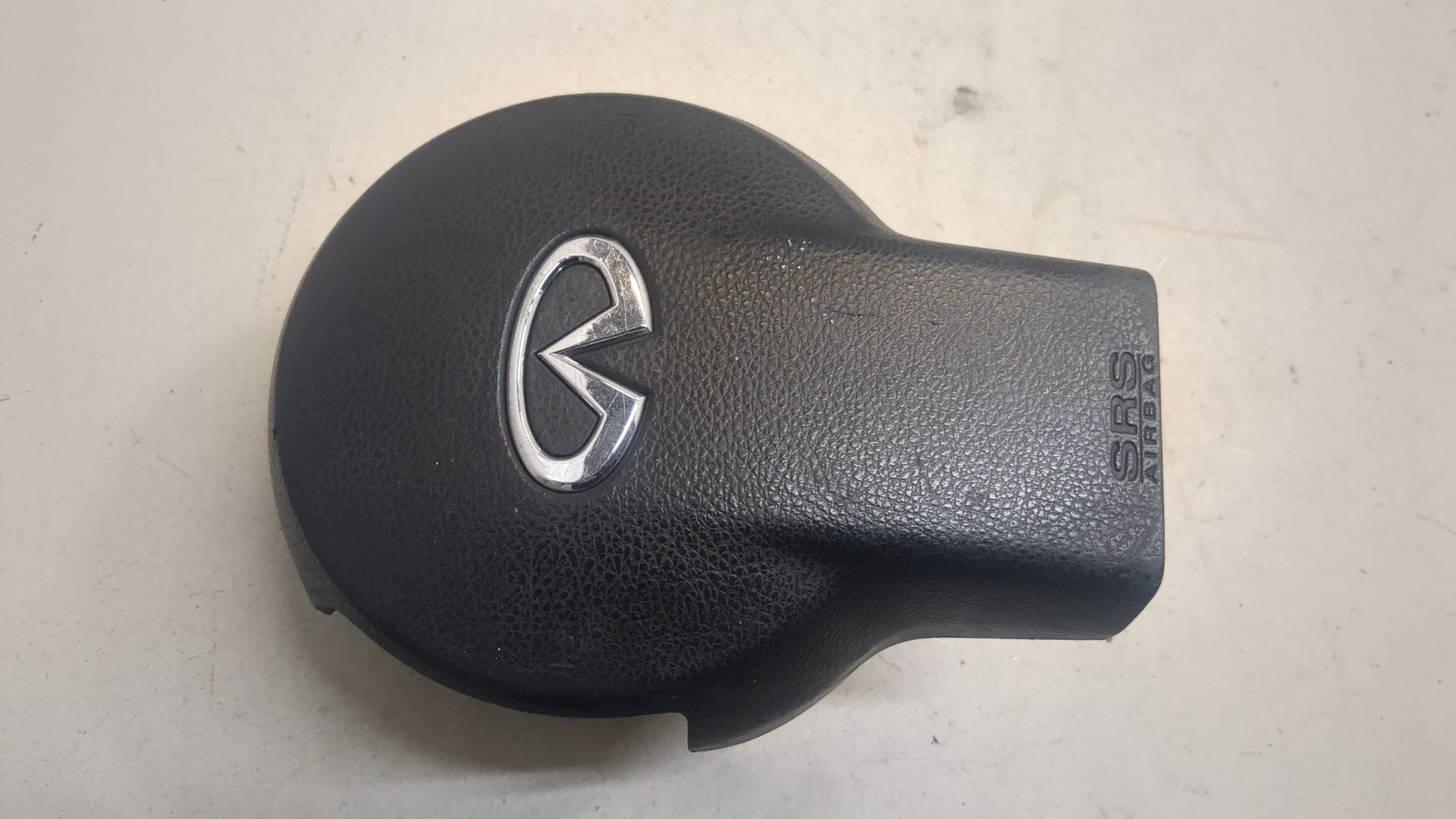 Подушка безопасности в рулевое колесо