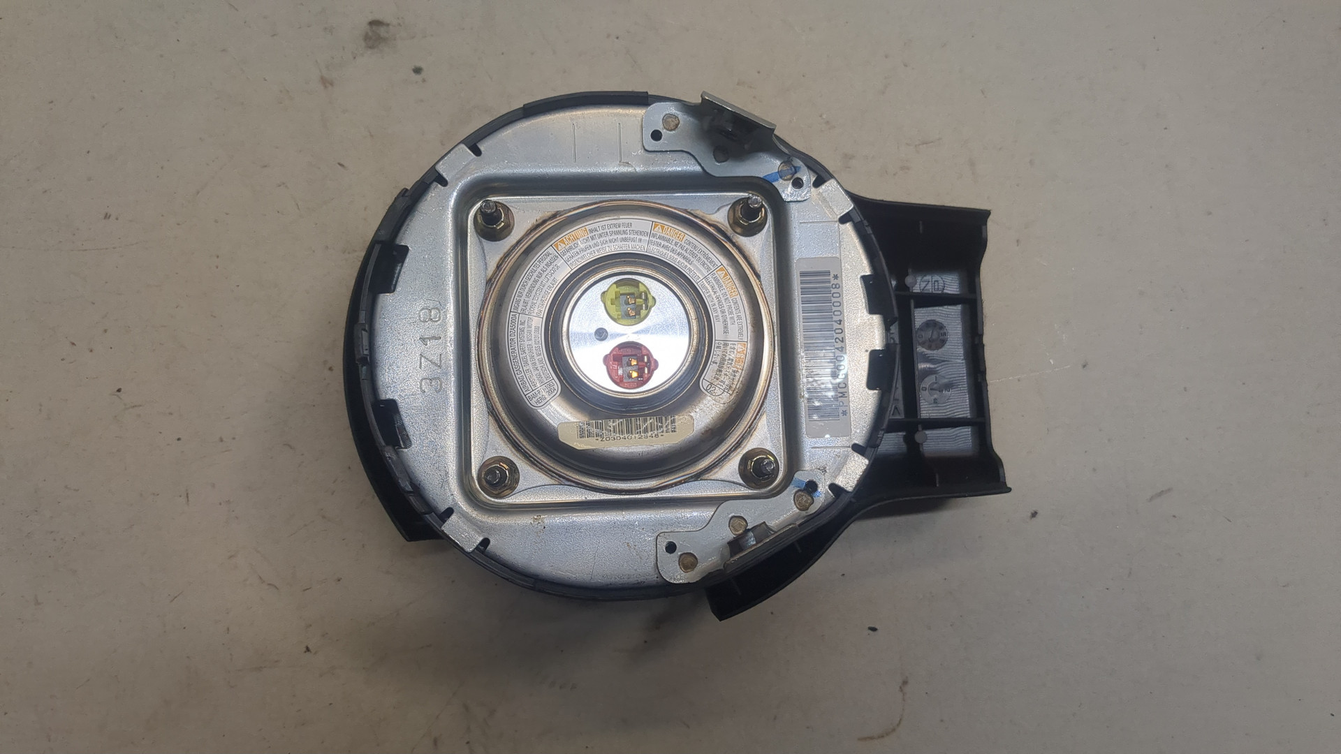 Подушка безопасности в рулевое колесо