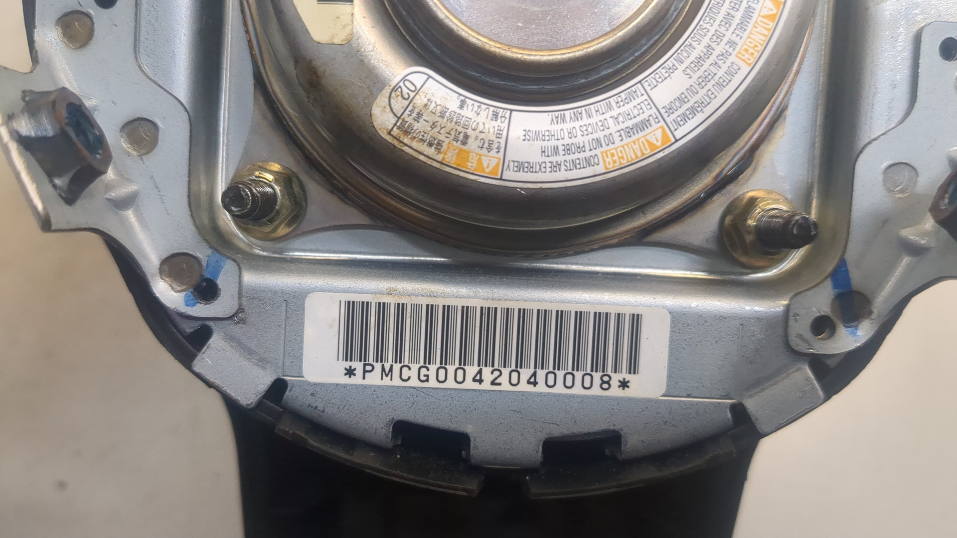 Подушка безопасности в рулевое колесо