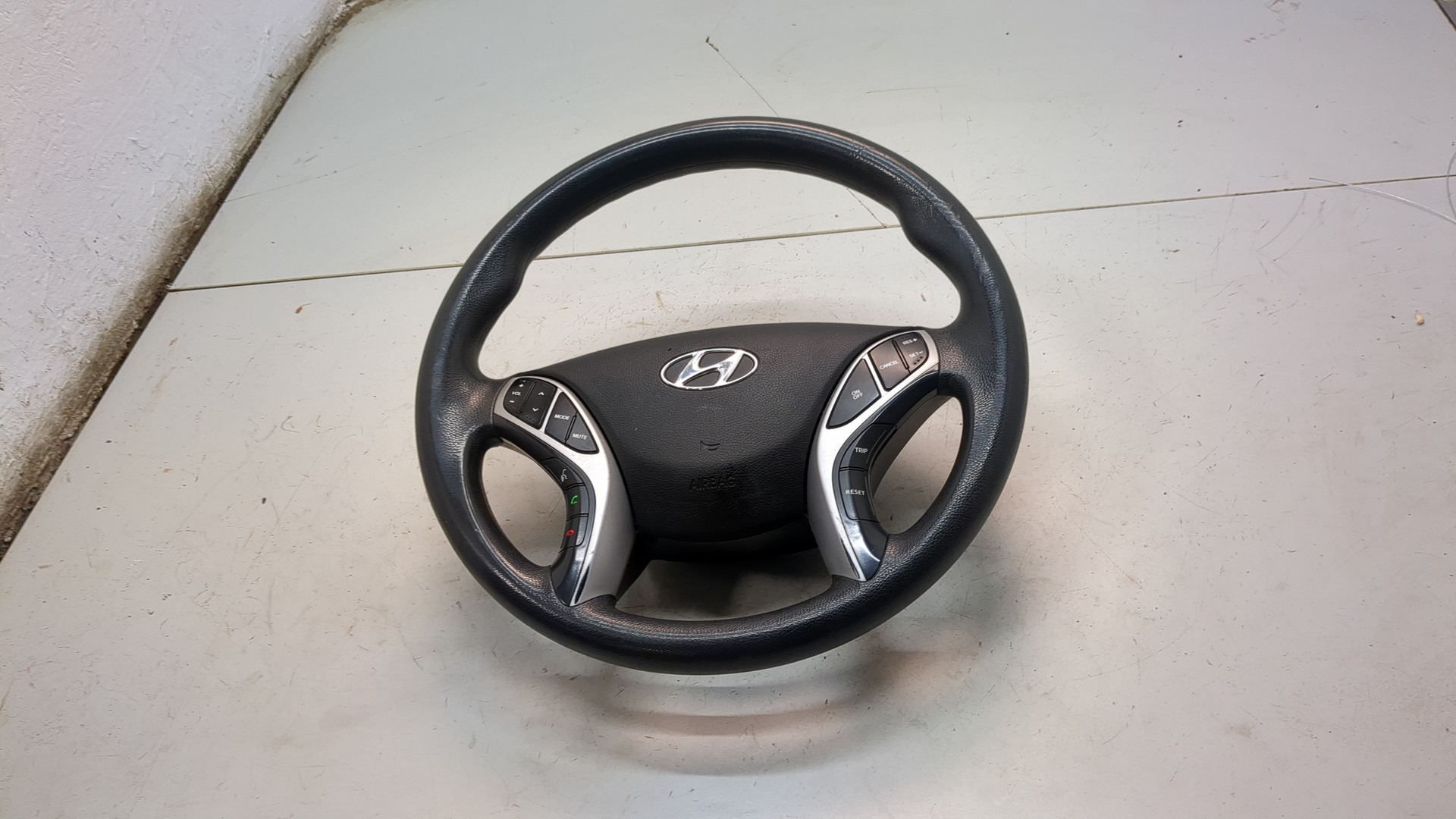 Рулевое колесо (руль)