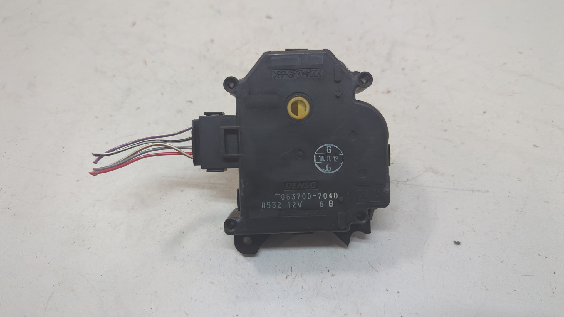 Моторчик заслонки печки